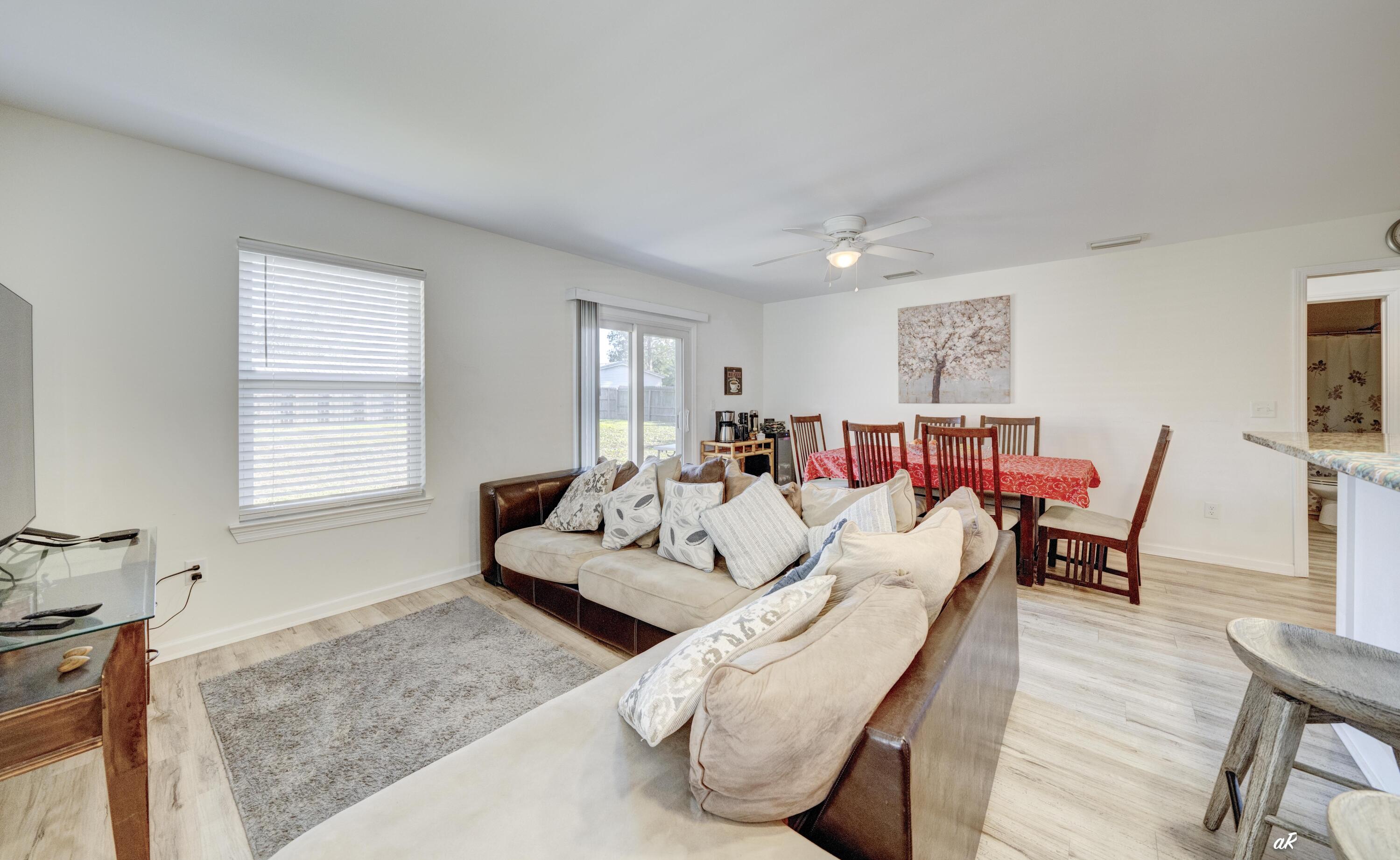 NORTH LAGOON OAKS - Residential