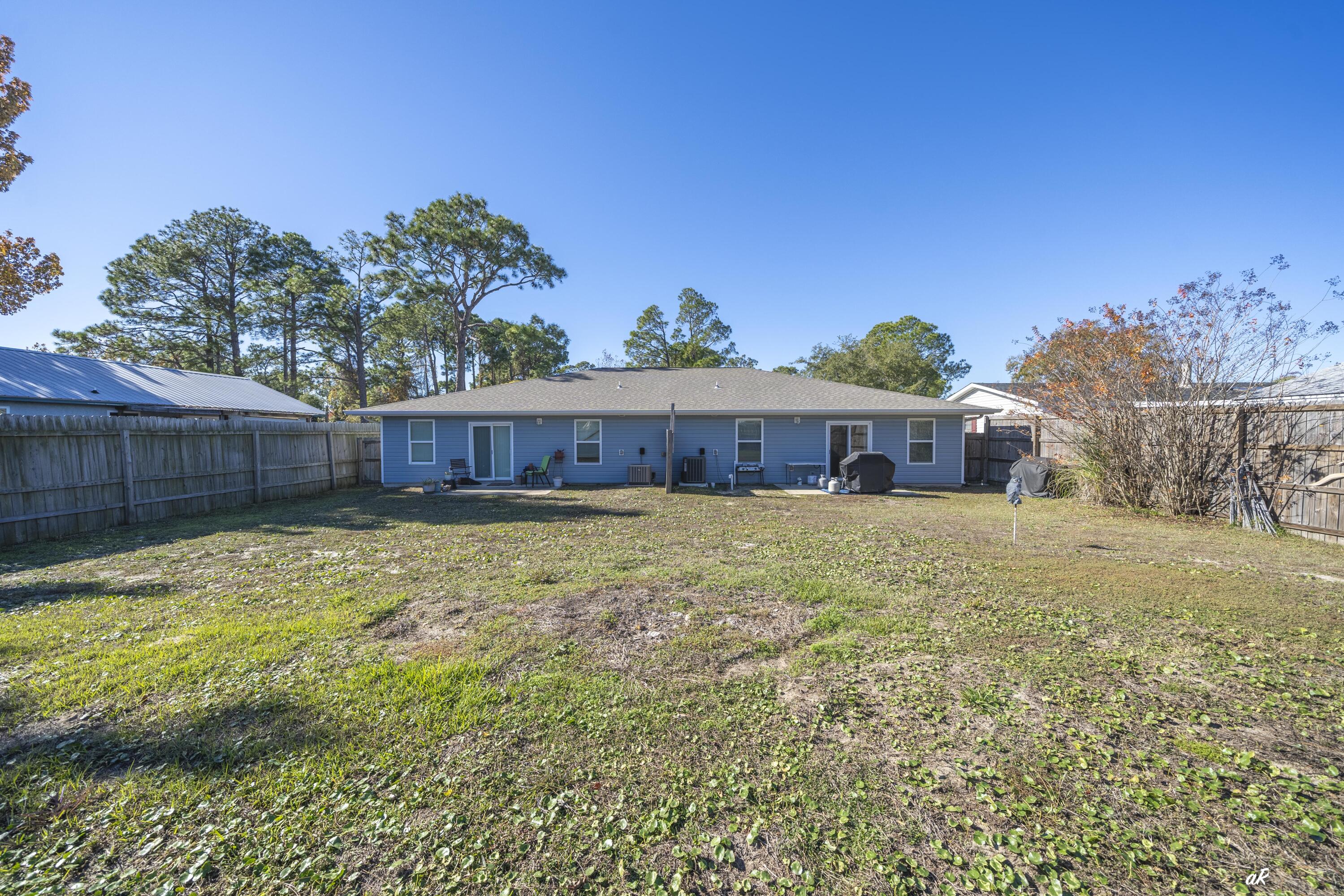 NORTH LAGOON OAKS - Residential
