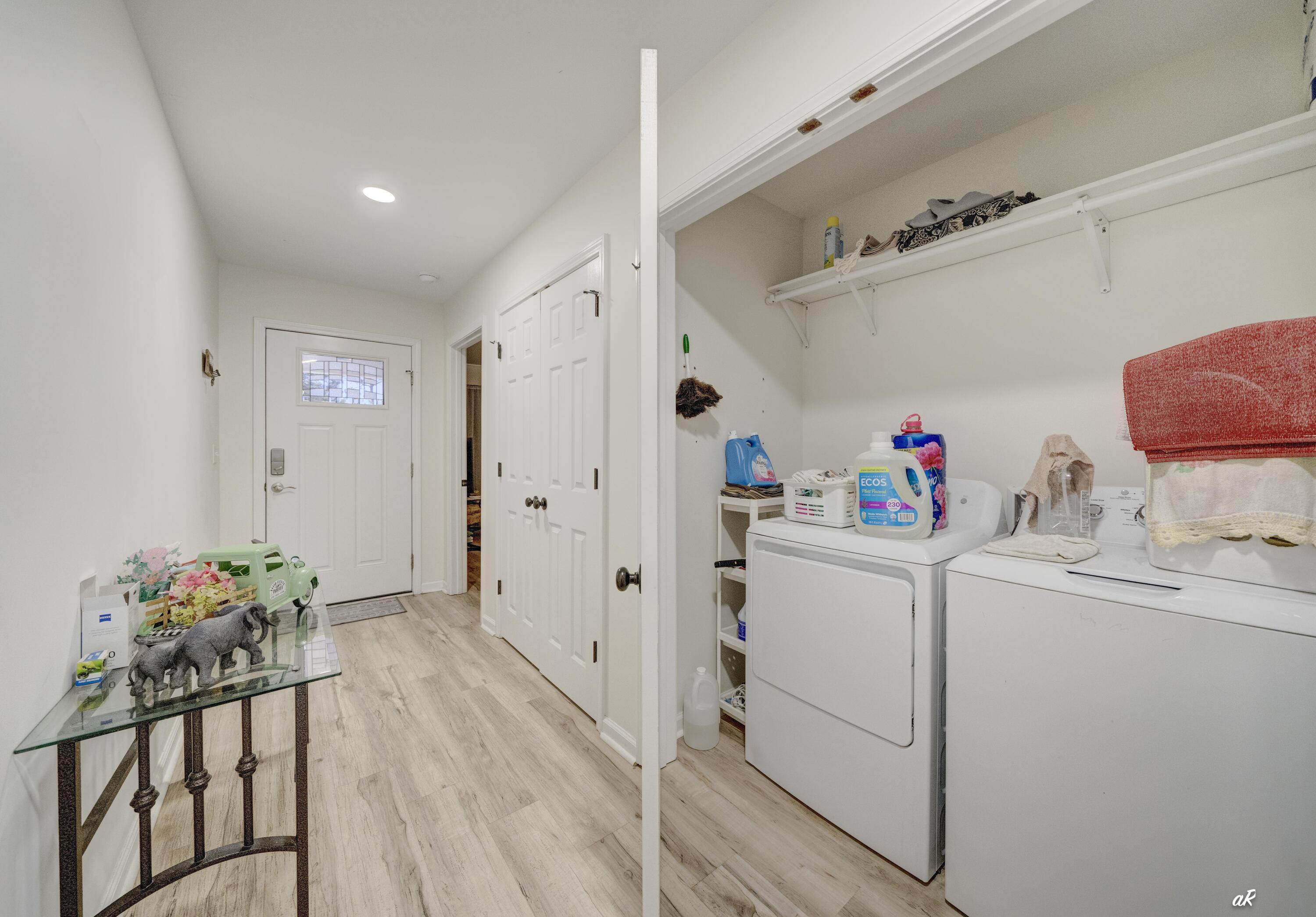 NORTH LAGOON OAKS - Residential