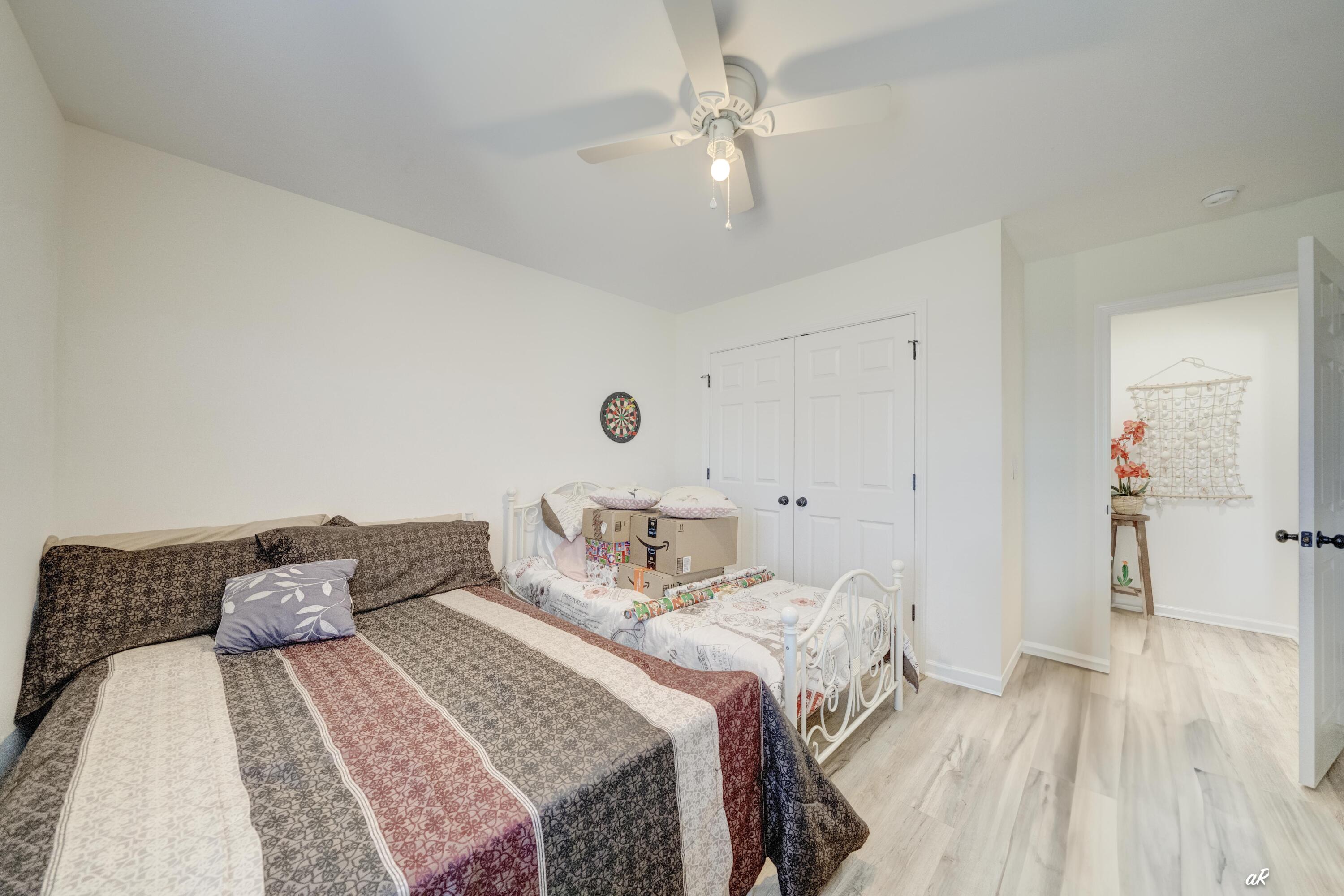 NORTH LAGOON OAKS - Residential