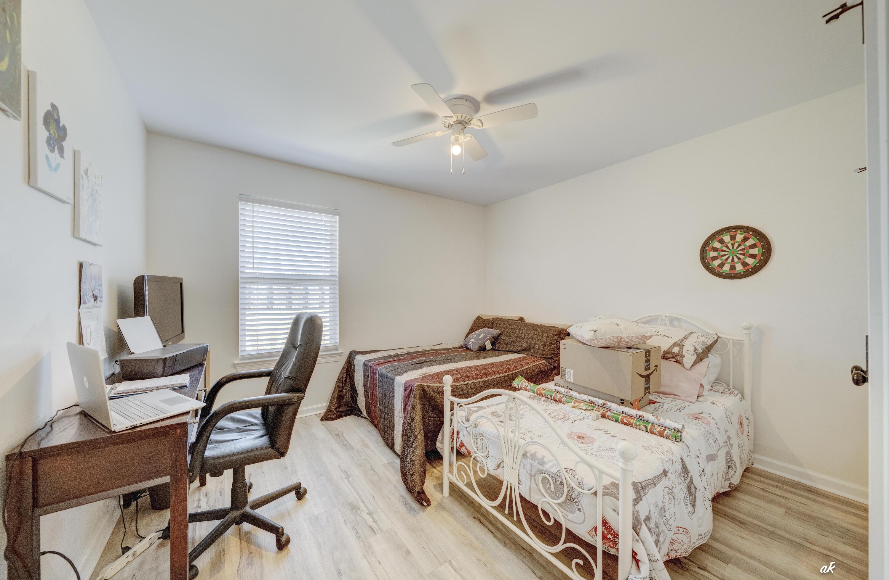 NORTH LAGOON OAKS - Residential