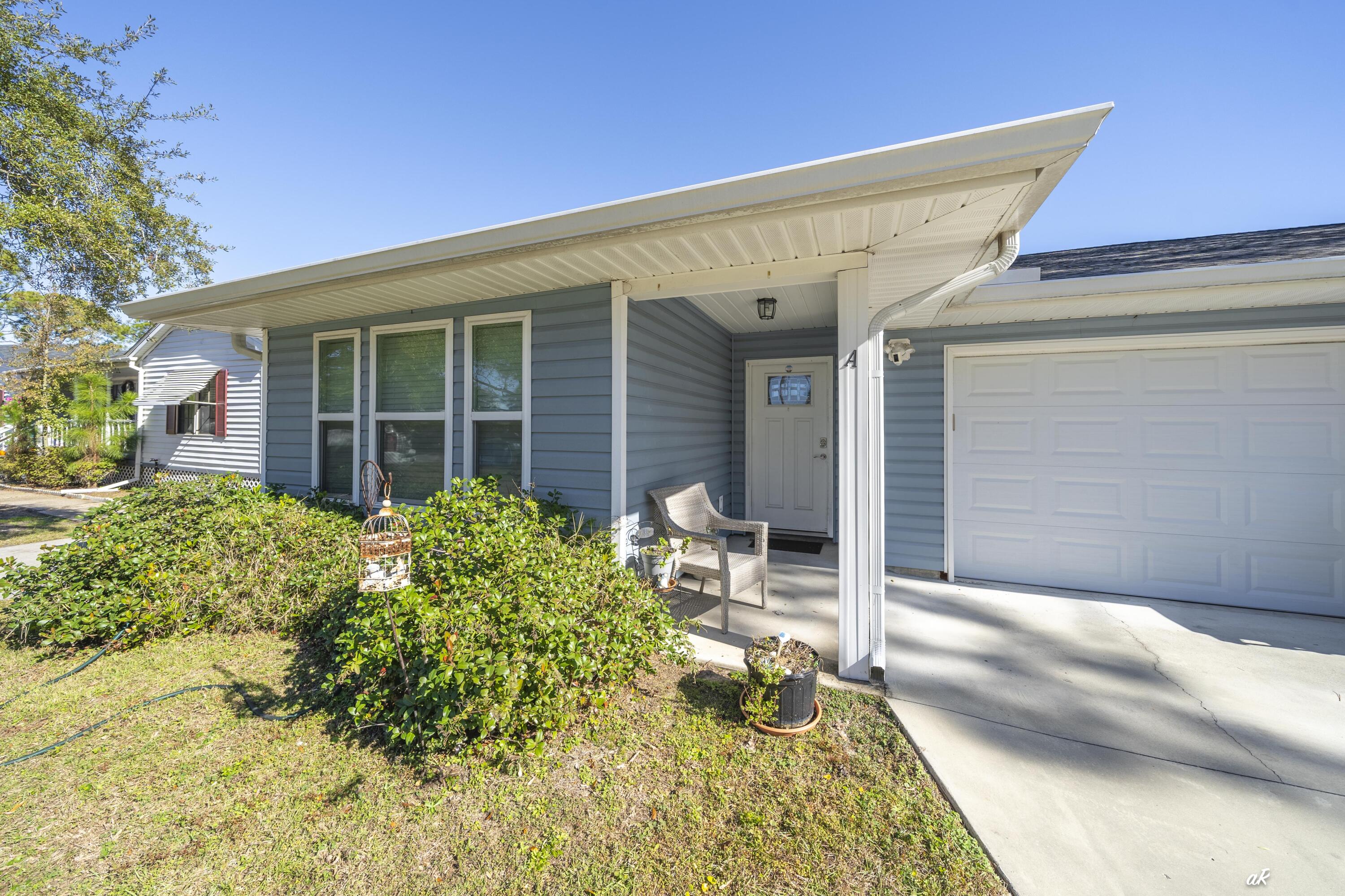 NORTH LAGOON OAKS - Residential