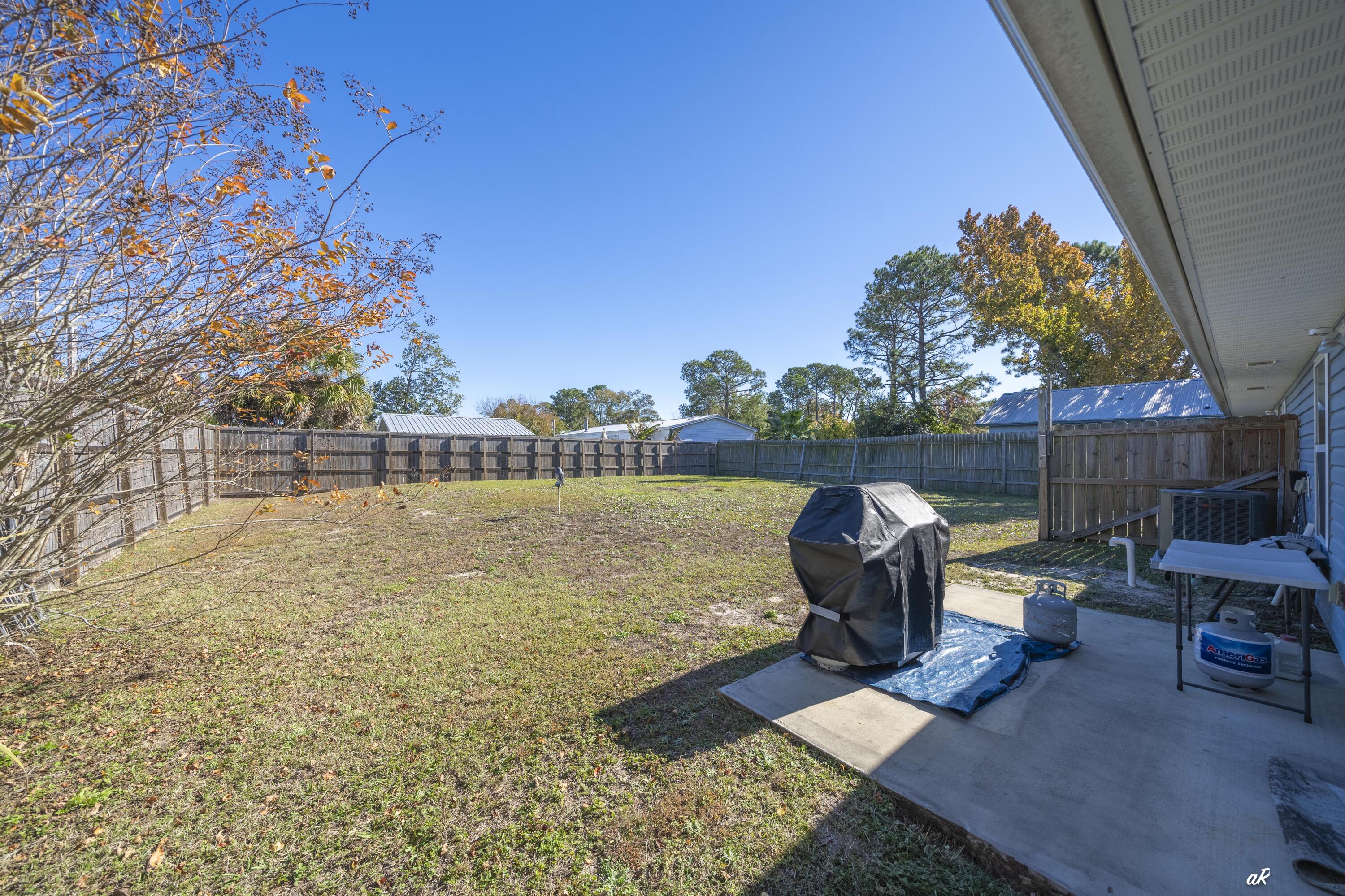 NORTH LAGOON OAKS - Residential