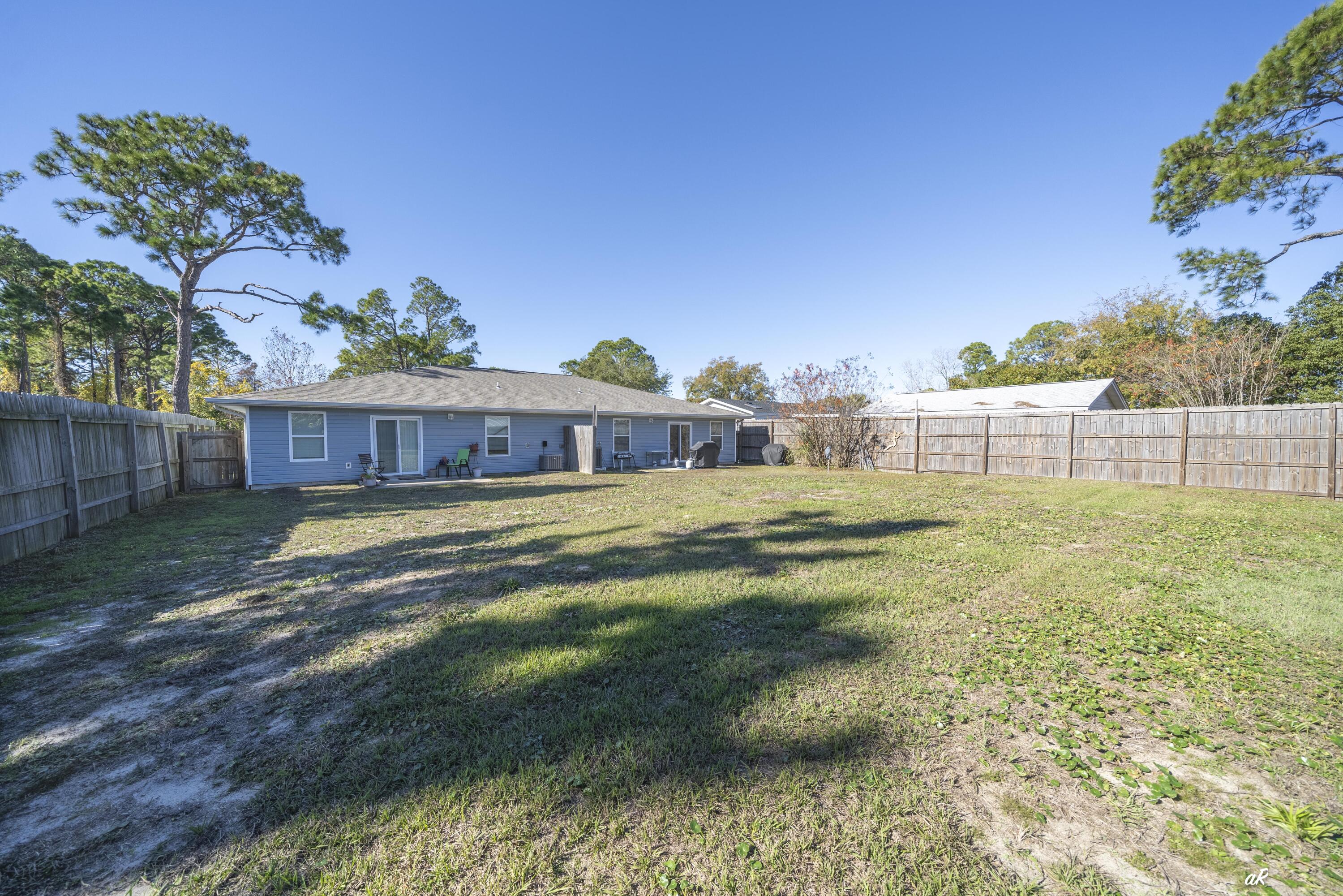 NORTH LAGOON OAKS - Residential