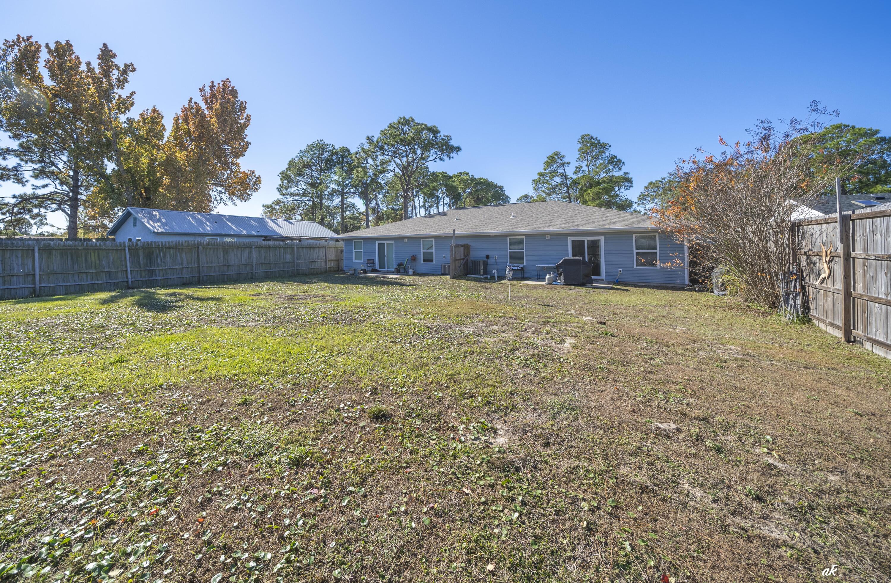 NORTH LAGOON OAKS - Residential