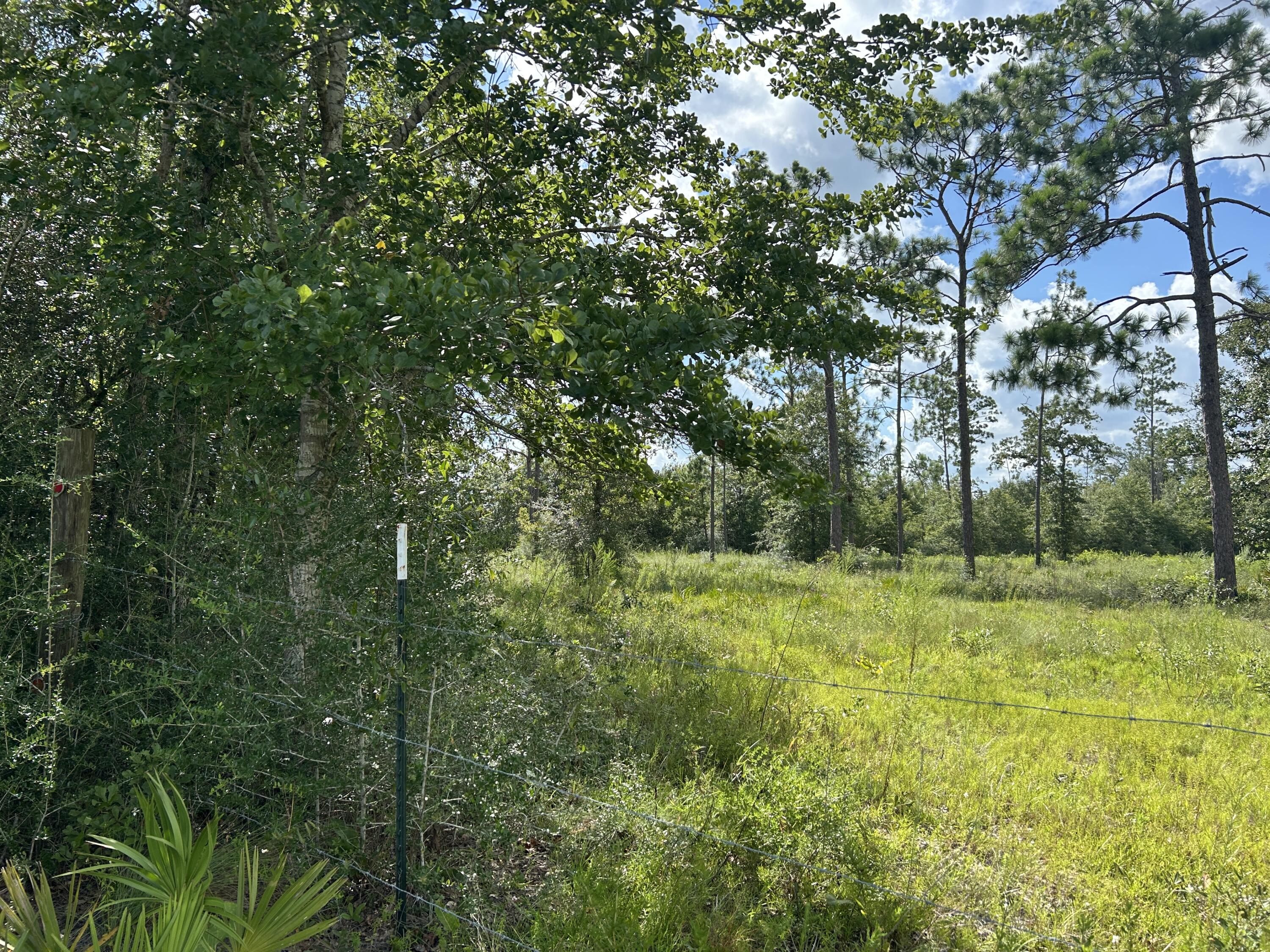 NO RECORDED SUBDIVISION - Land