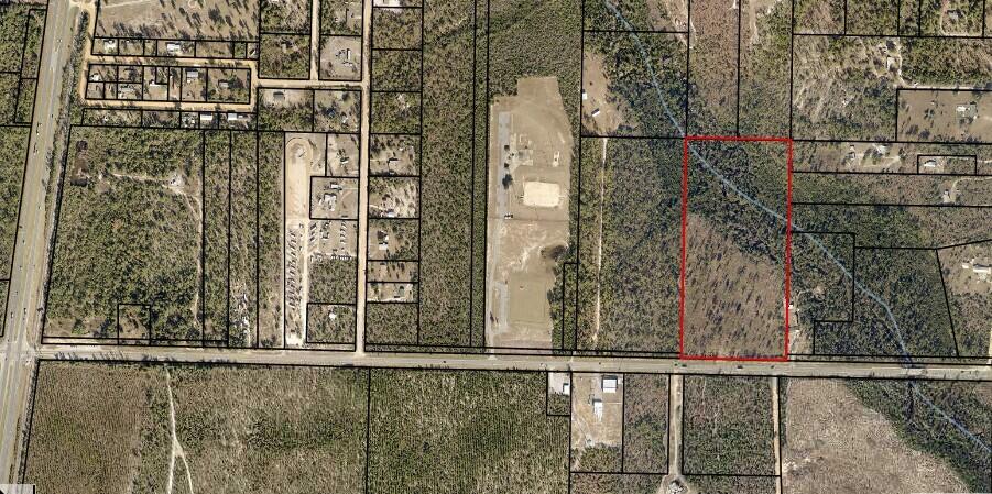 NO RECORDED SUBDIVISION - Land