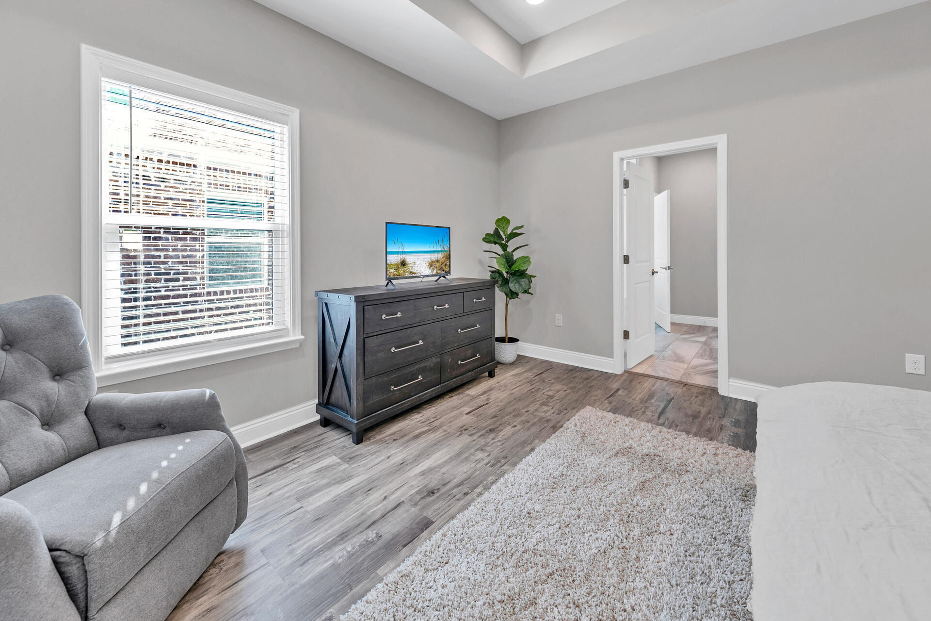 PINE CREST - Residential