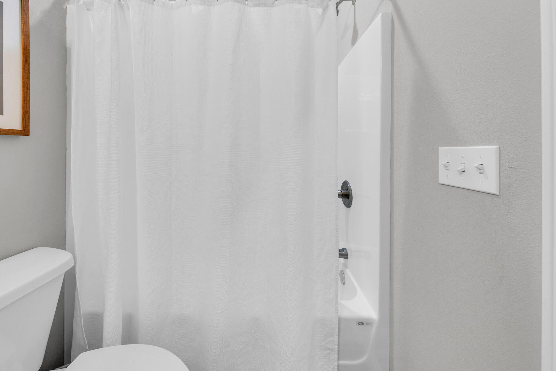 PINE CREST - Residential