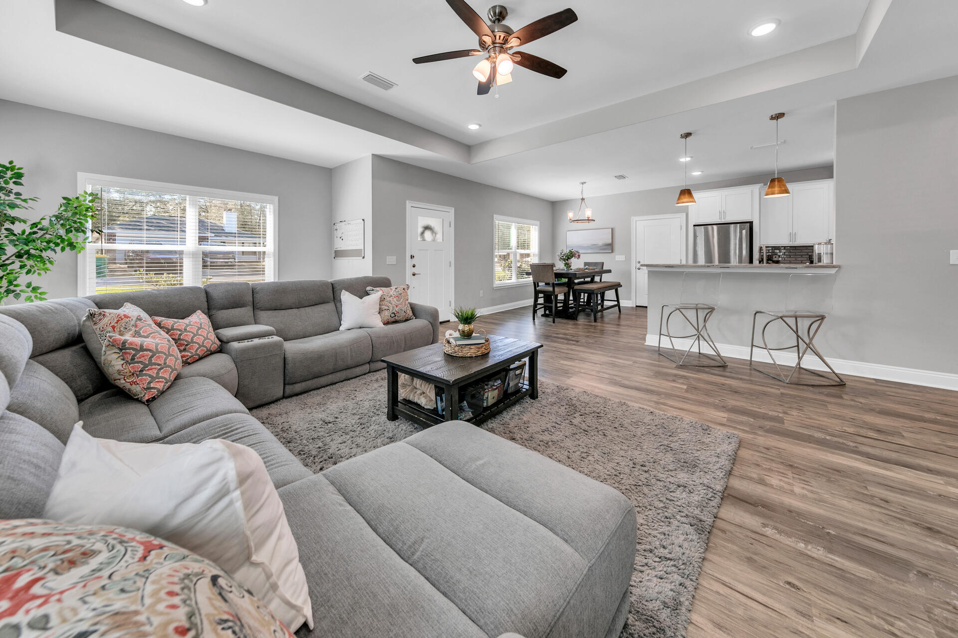 PINE CREST - Residential