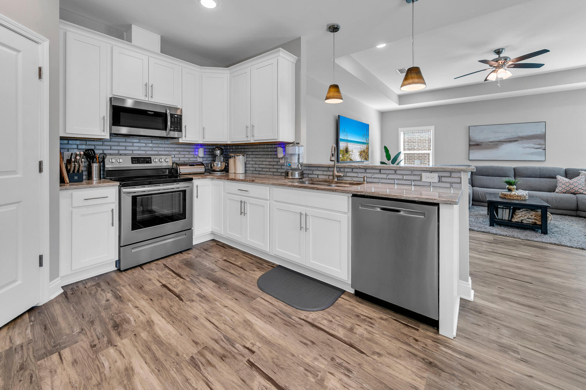 PINE CREST - Residential