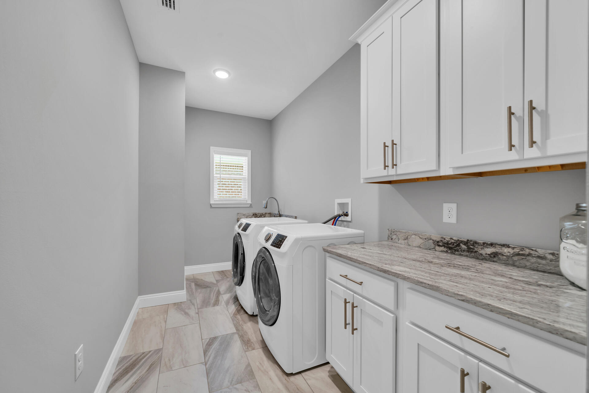 PINE CREST - Residential