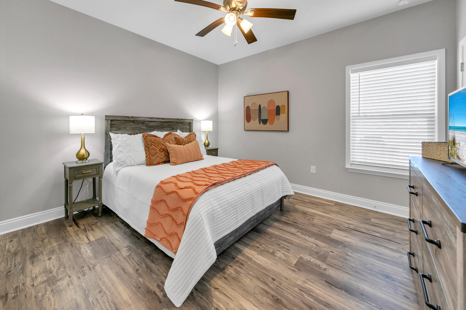 PINE CREST - Residential