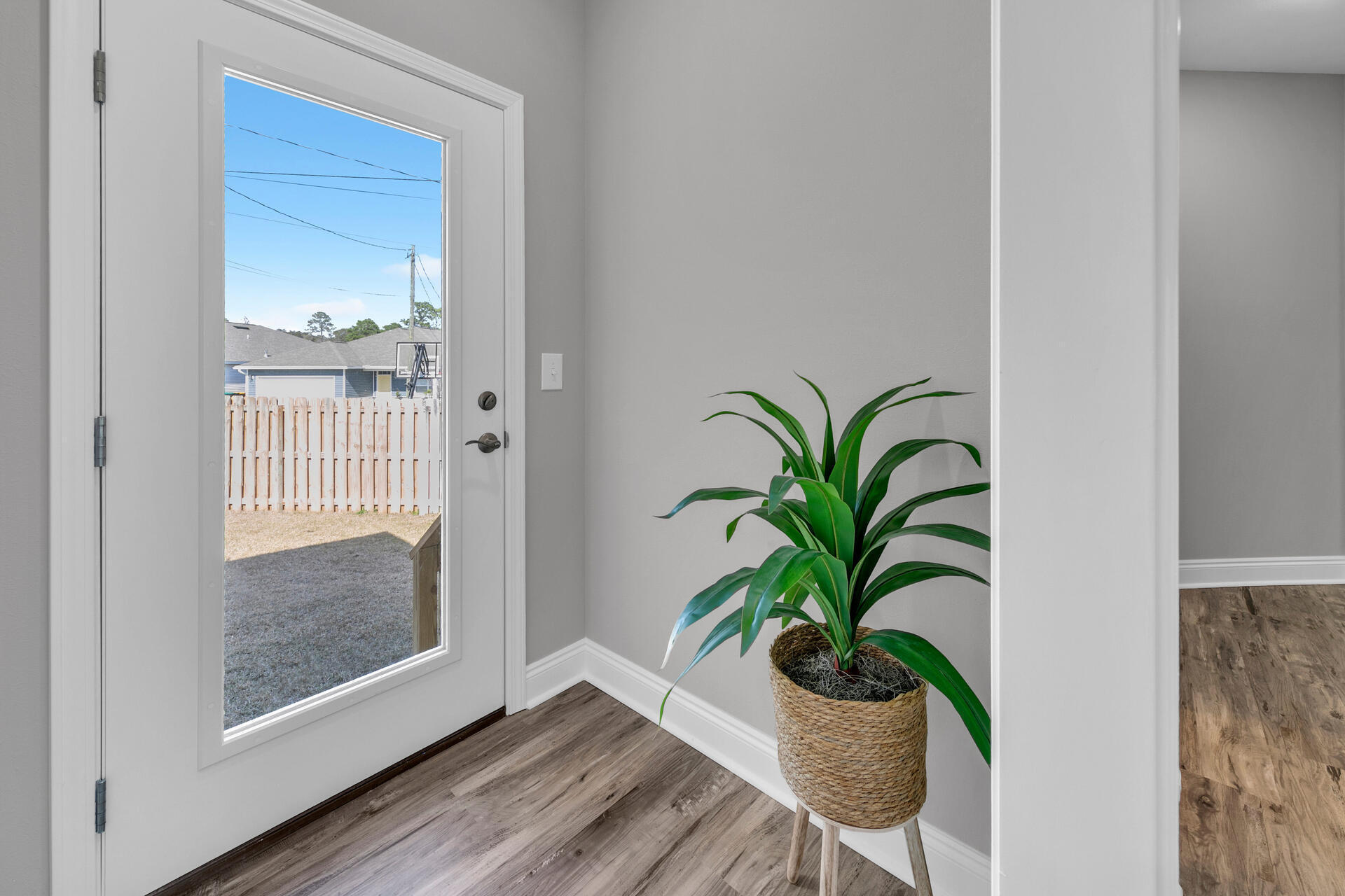 PINE CREST - Residential