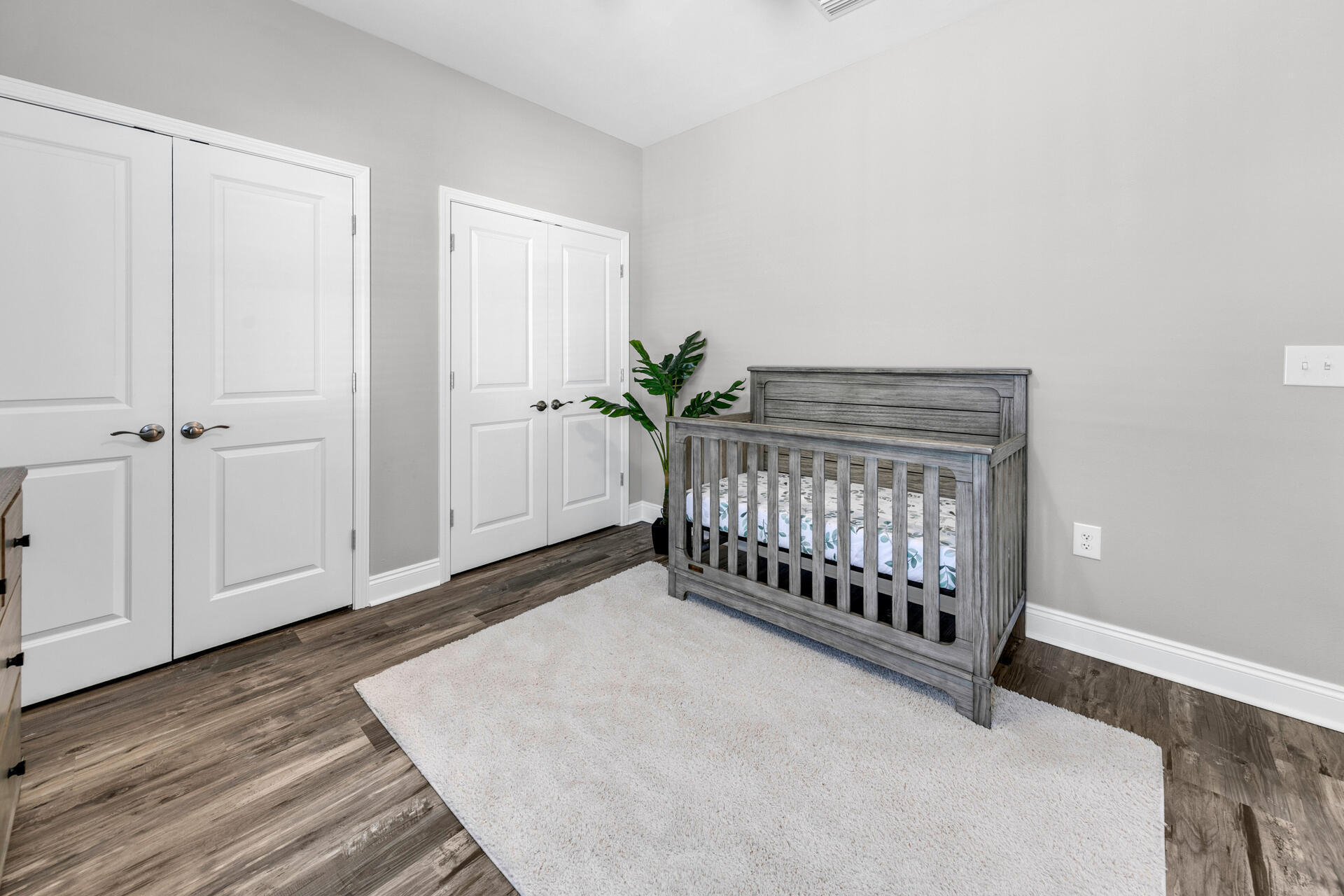 PINE CREST - Residential