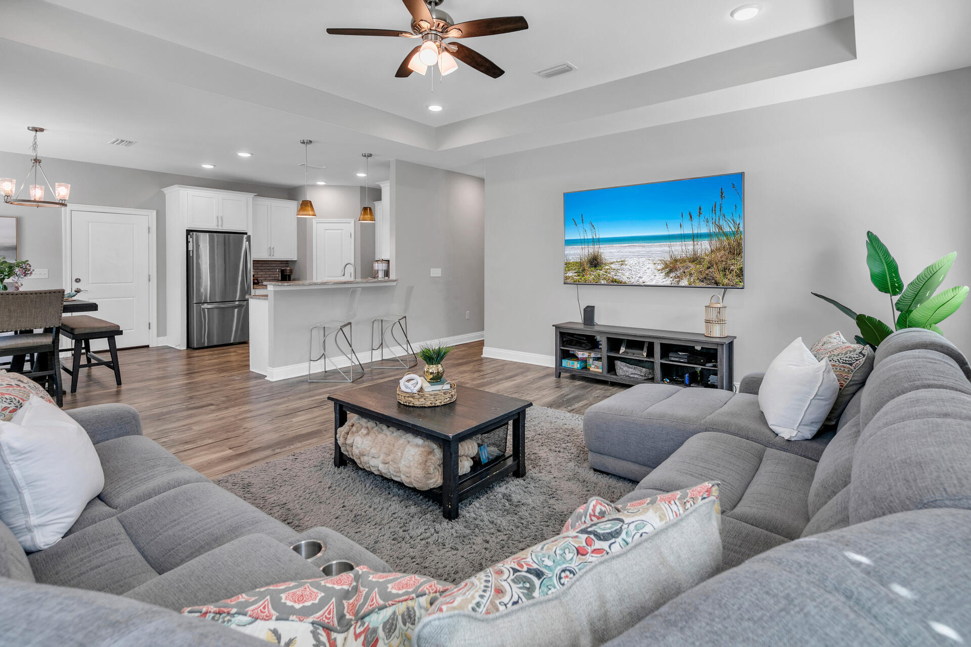 PINE CREST - Residential