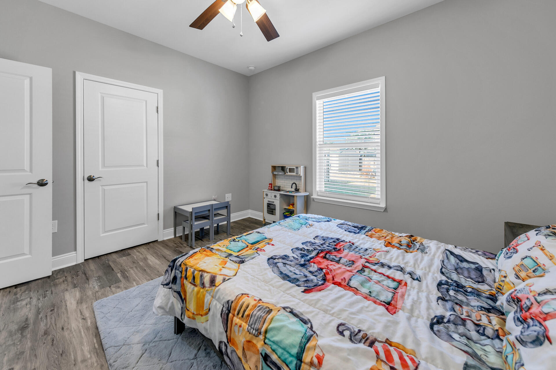 PINE CREST - Residential