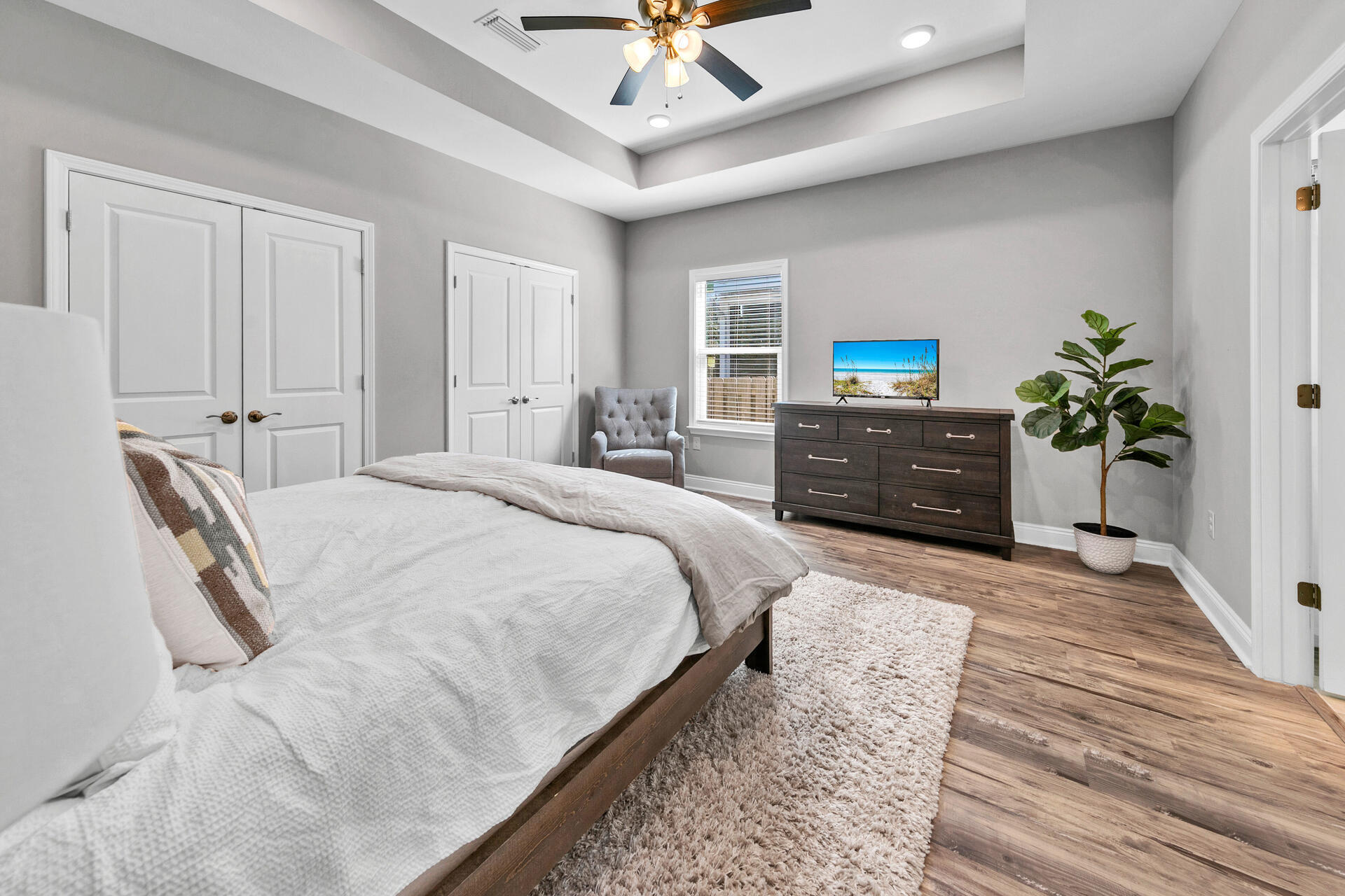 PINE CREST - Residential