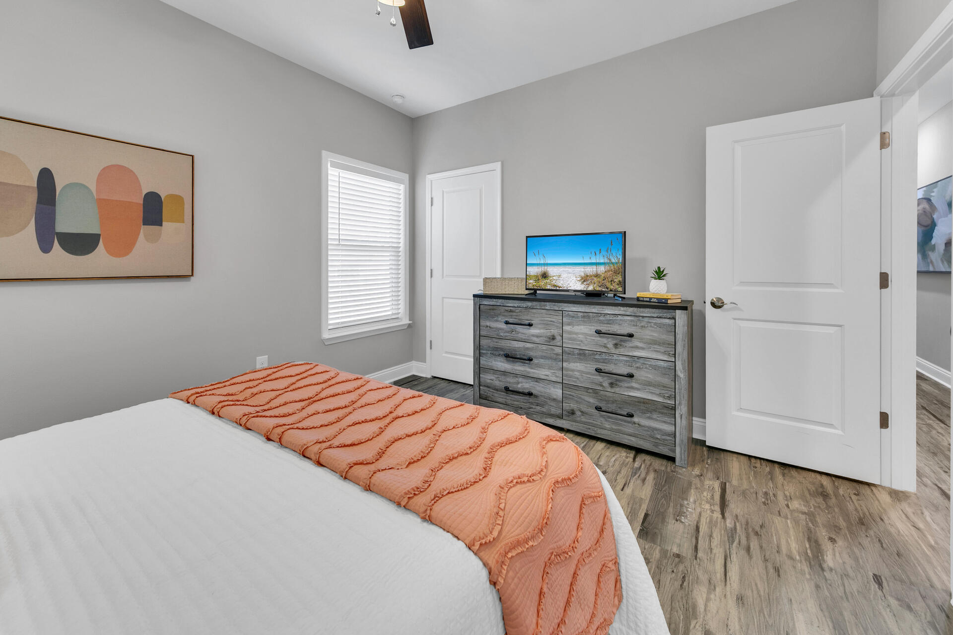 PINE CREST - Residential