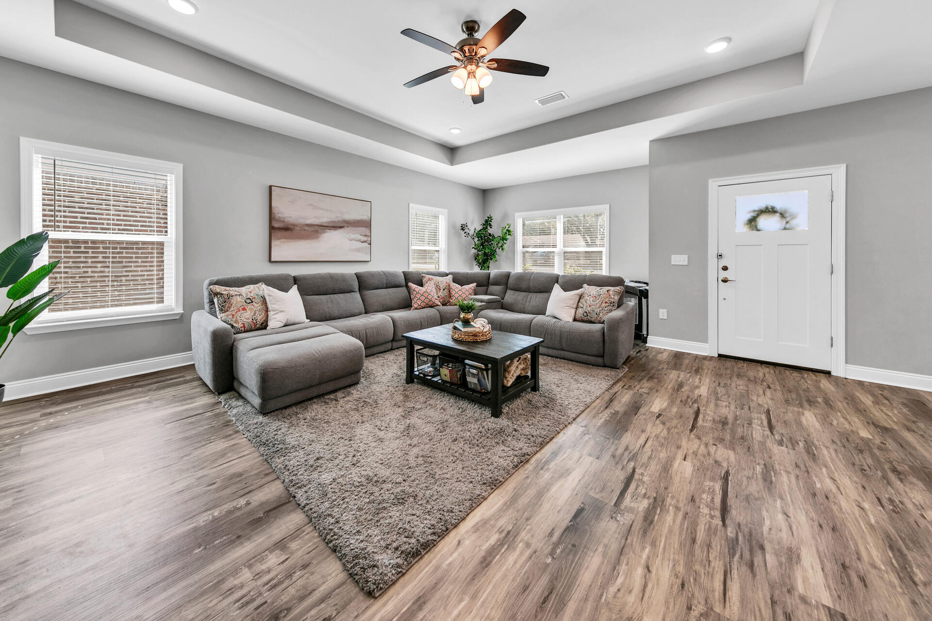 PINE CREST - Residential