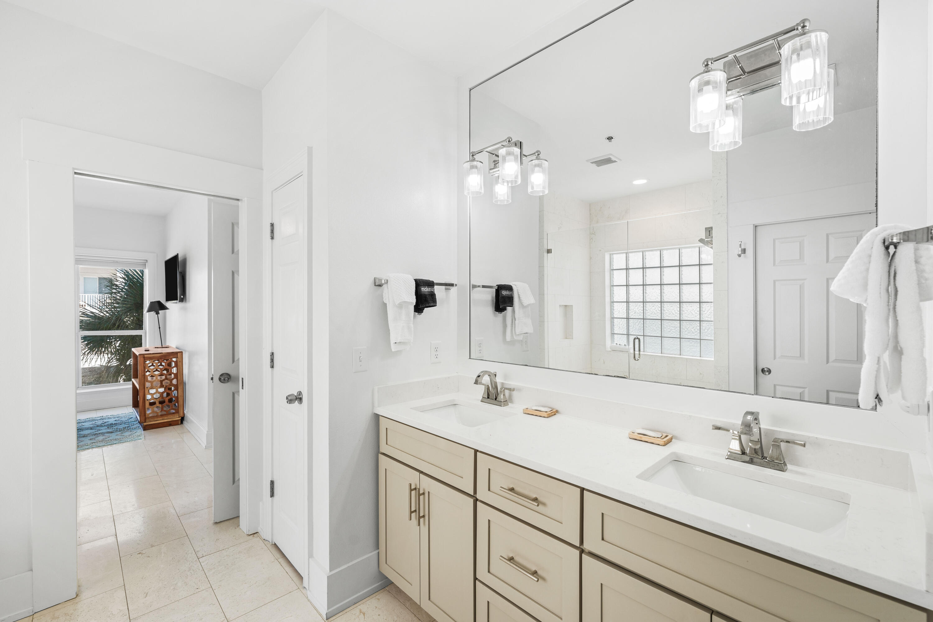 EMERALD SURF VILLAS - Residential