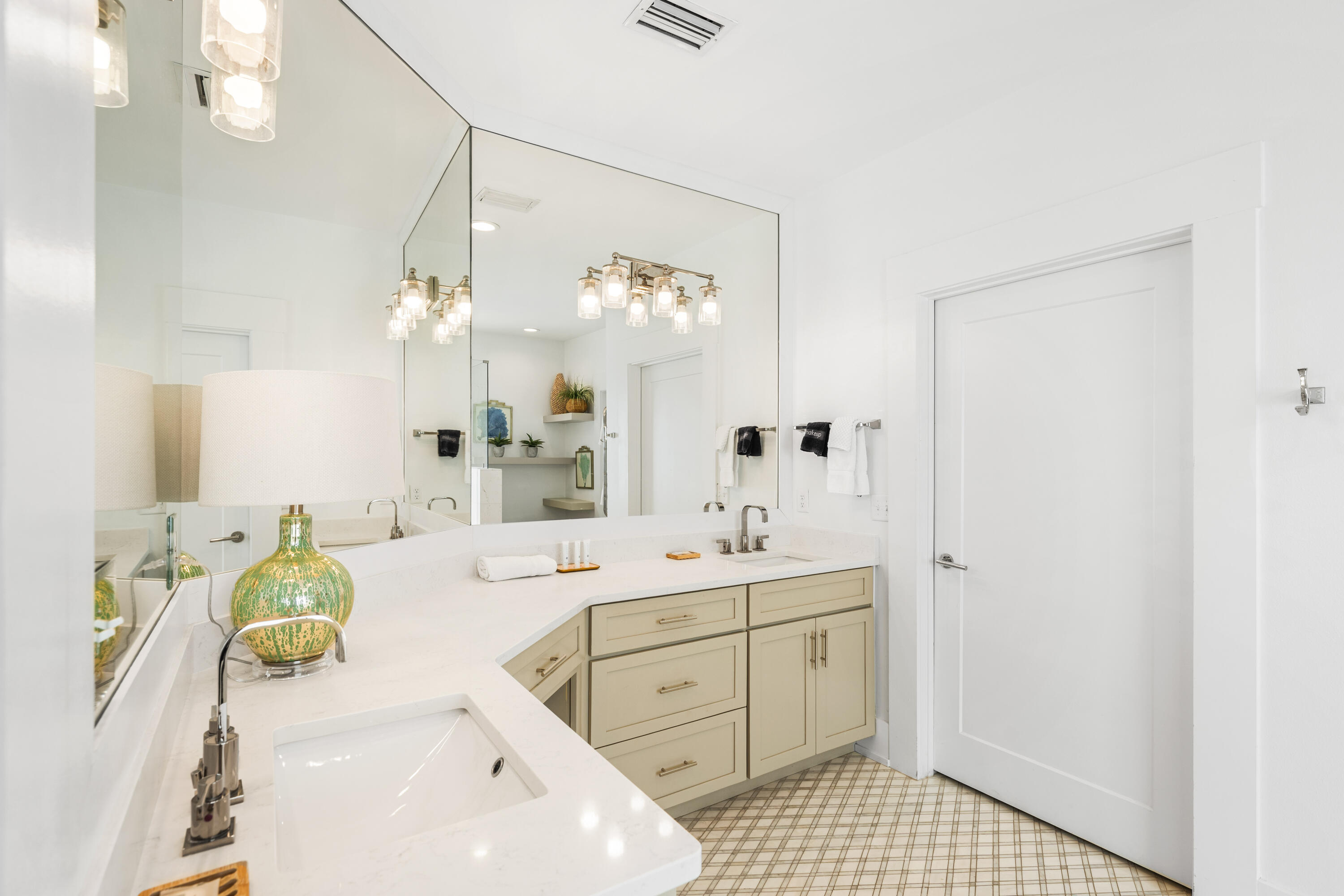 EMERALD SURF VILLAS - Residential