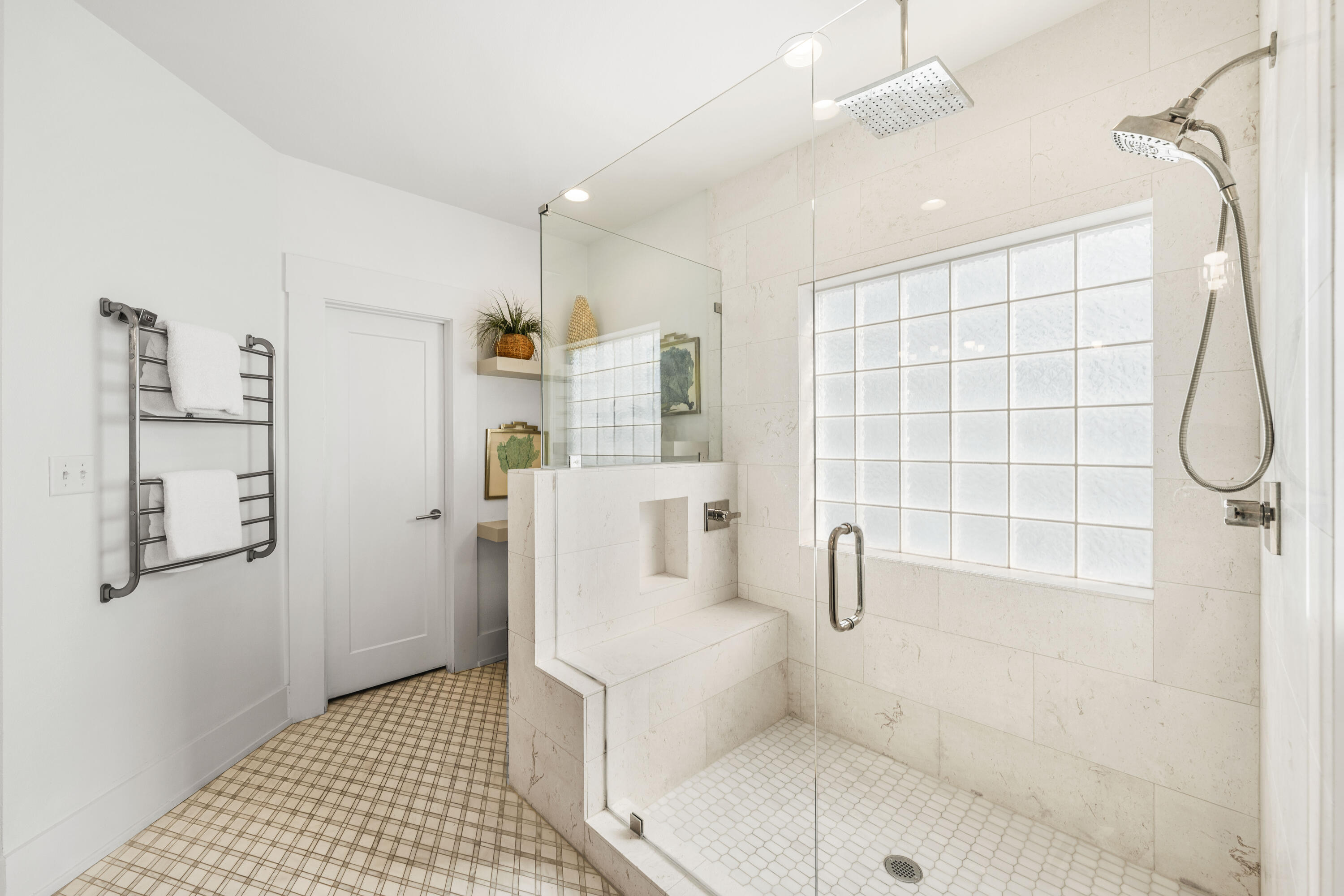 EMERALD SURF VILLAS - Residential