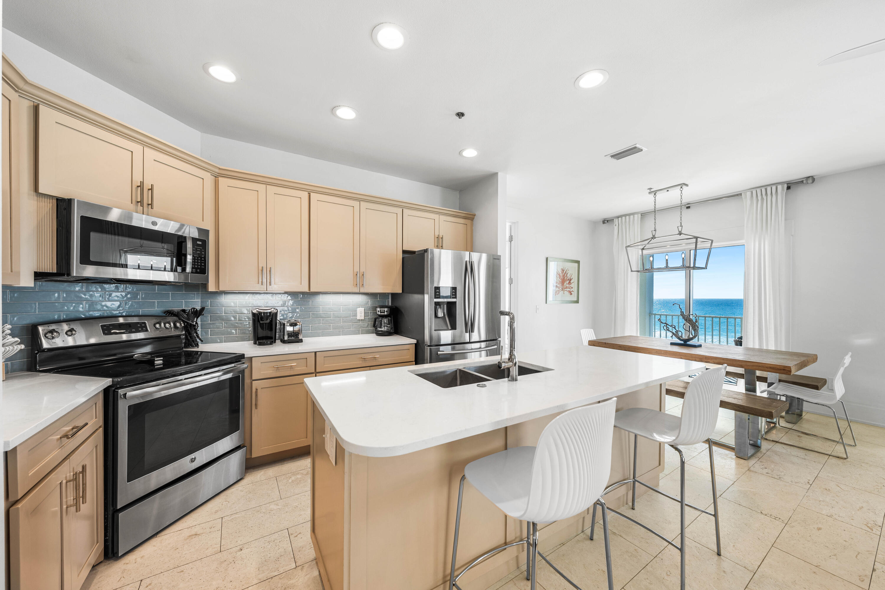 EMERALD SURF VILLAS - Residential