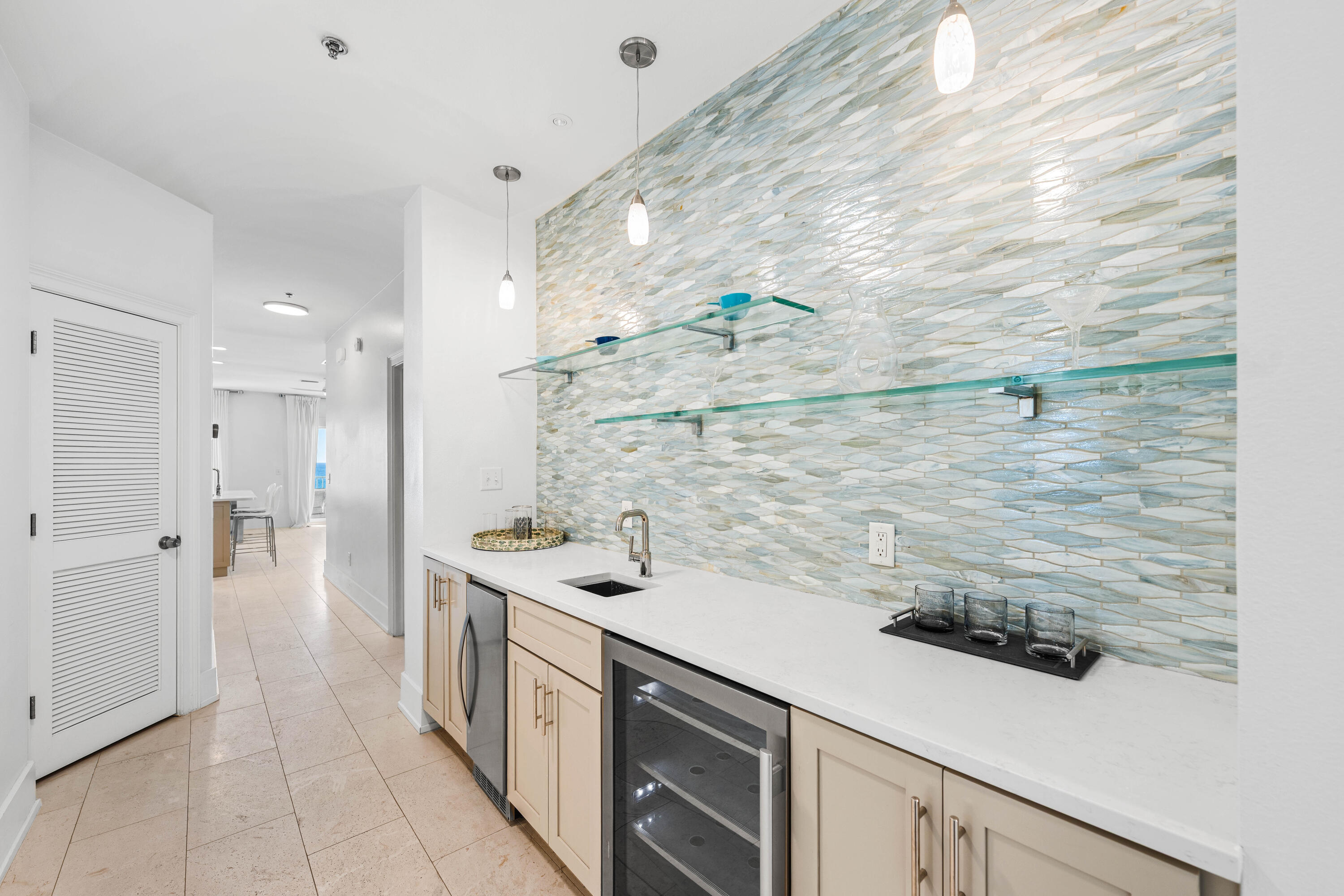 EMERALD SURF VILLAS - Residential