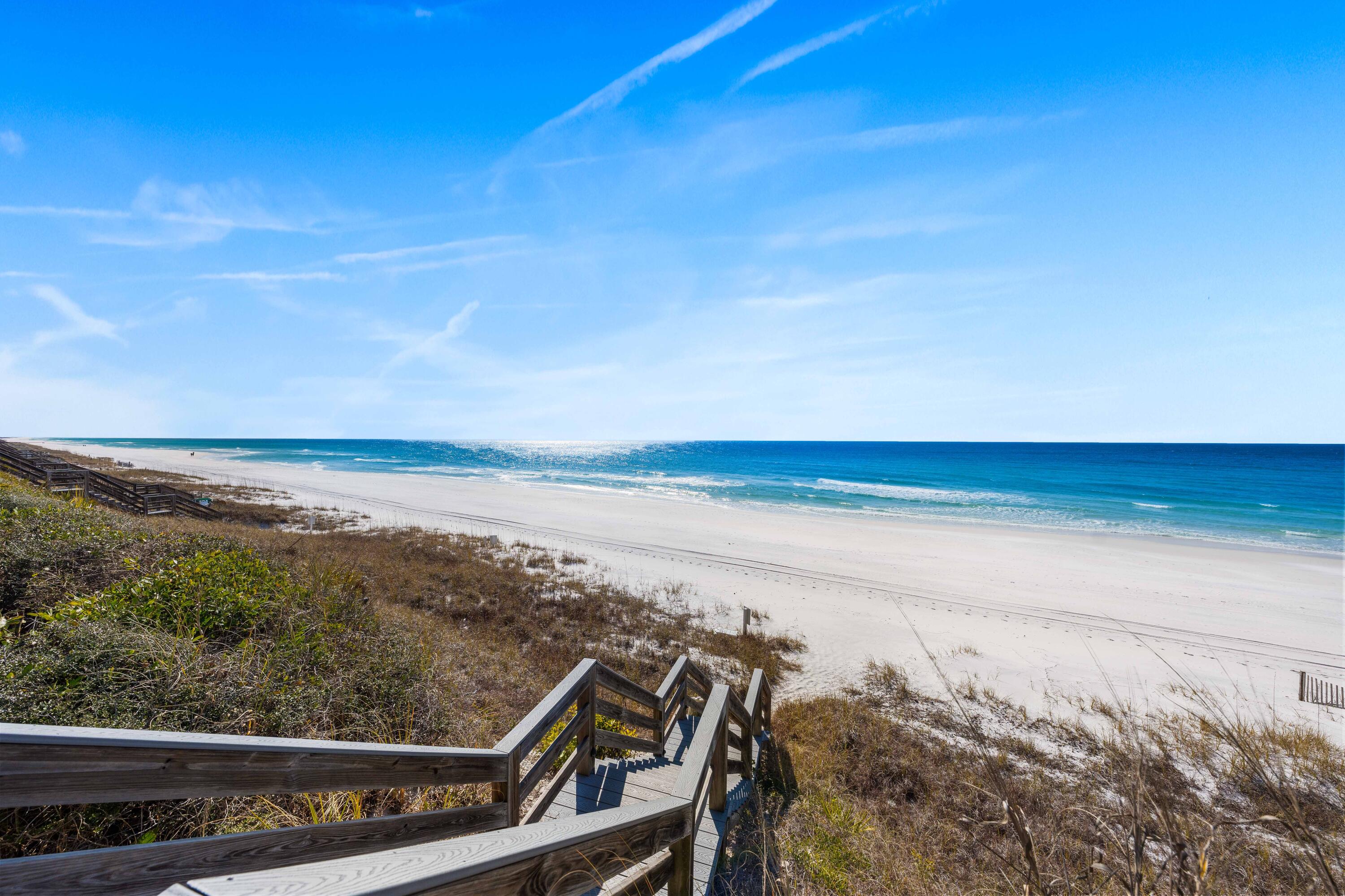 EMERALD SURF VILLAS - Residential