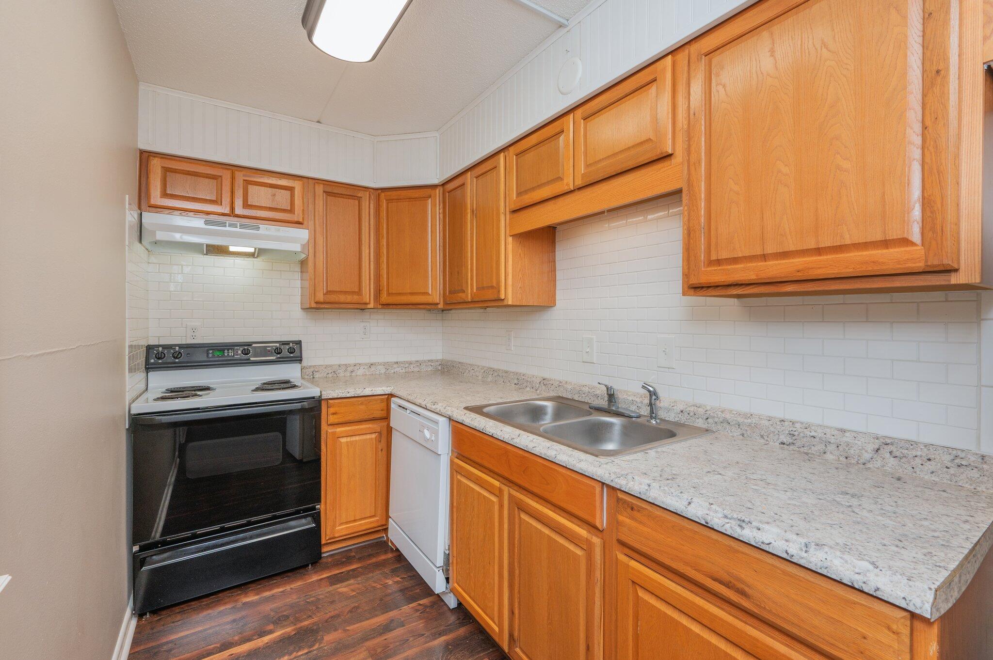CEDARS CONDO - Residential