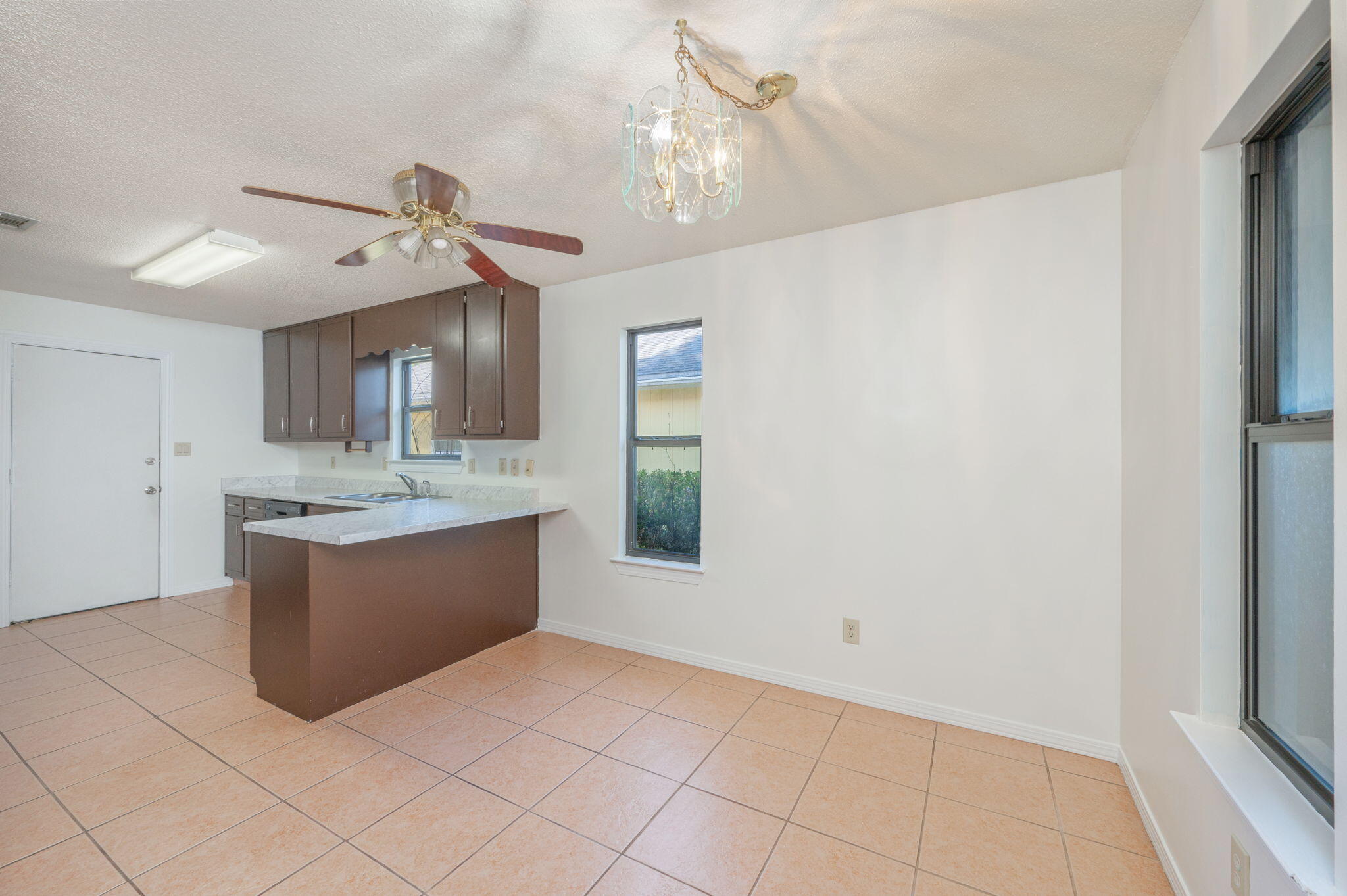 VILLAGE WEST - Residential