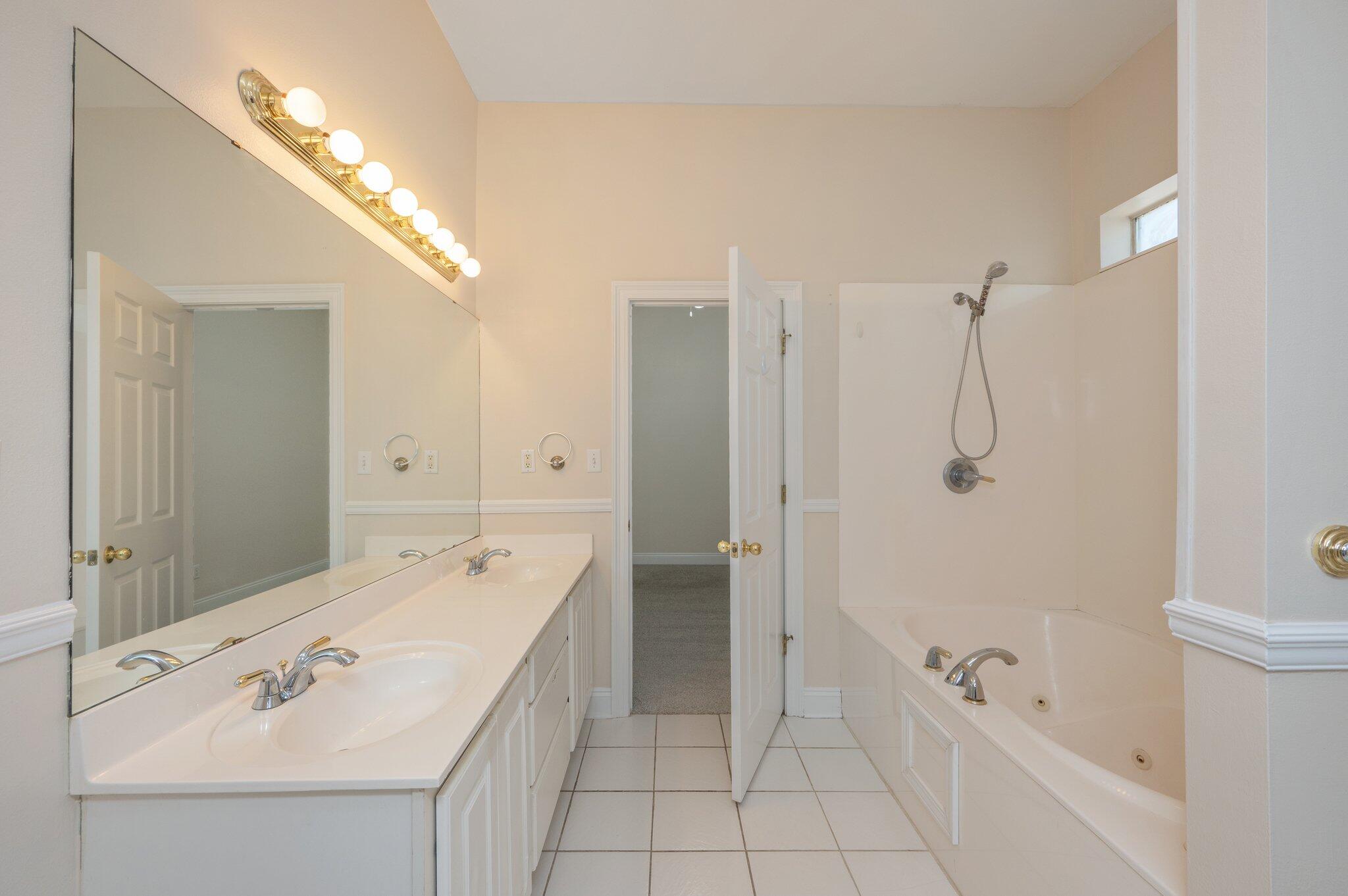 GLENWOOD CRT - Residential Lease