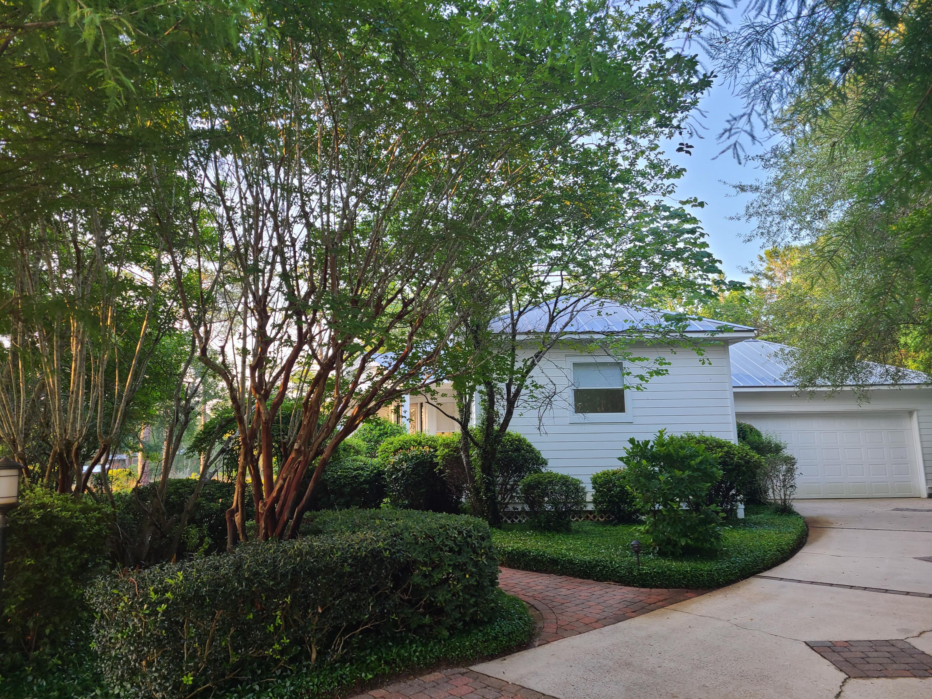 MAGNOLIA BEACH - Residential