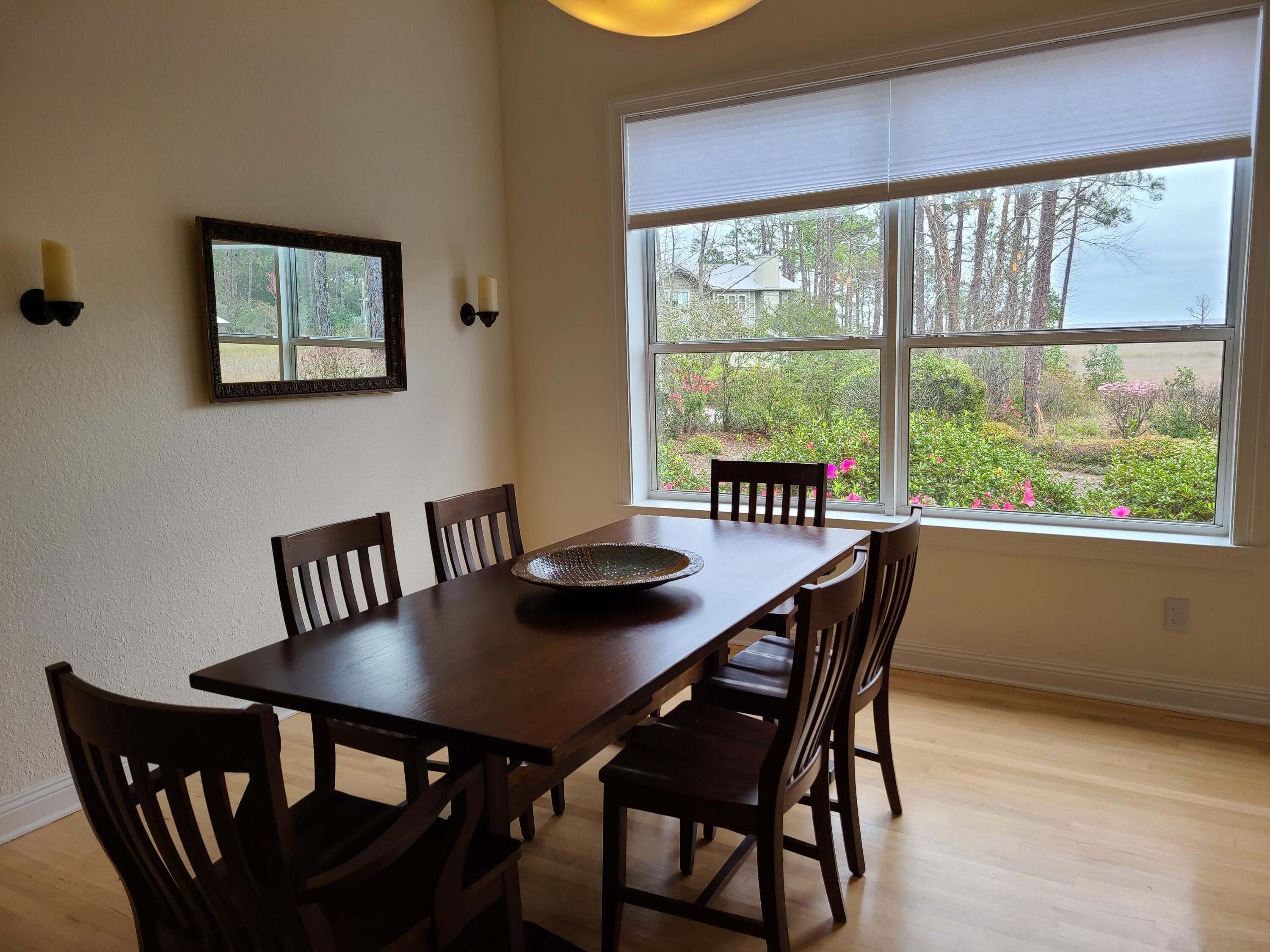 MAGNOLIA BEACH - Residential