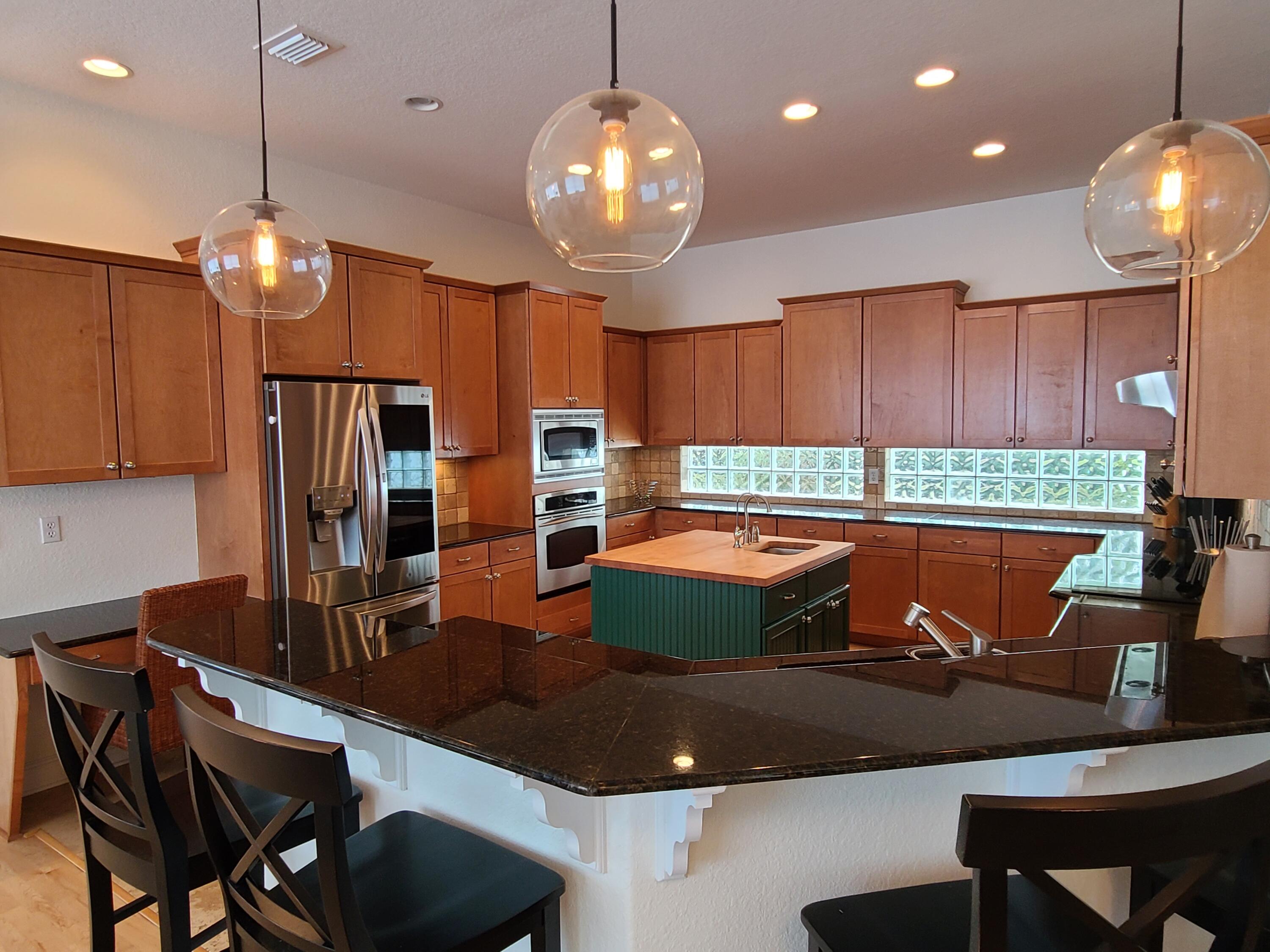 MAGNOLIA BEACH - Residential