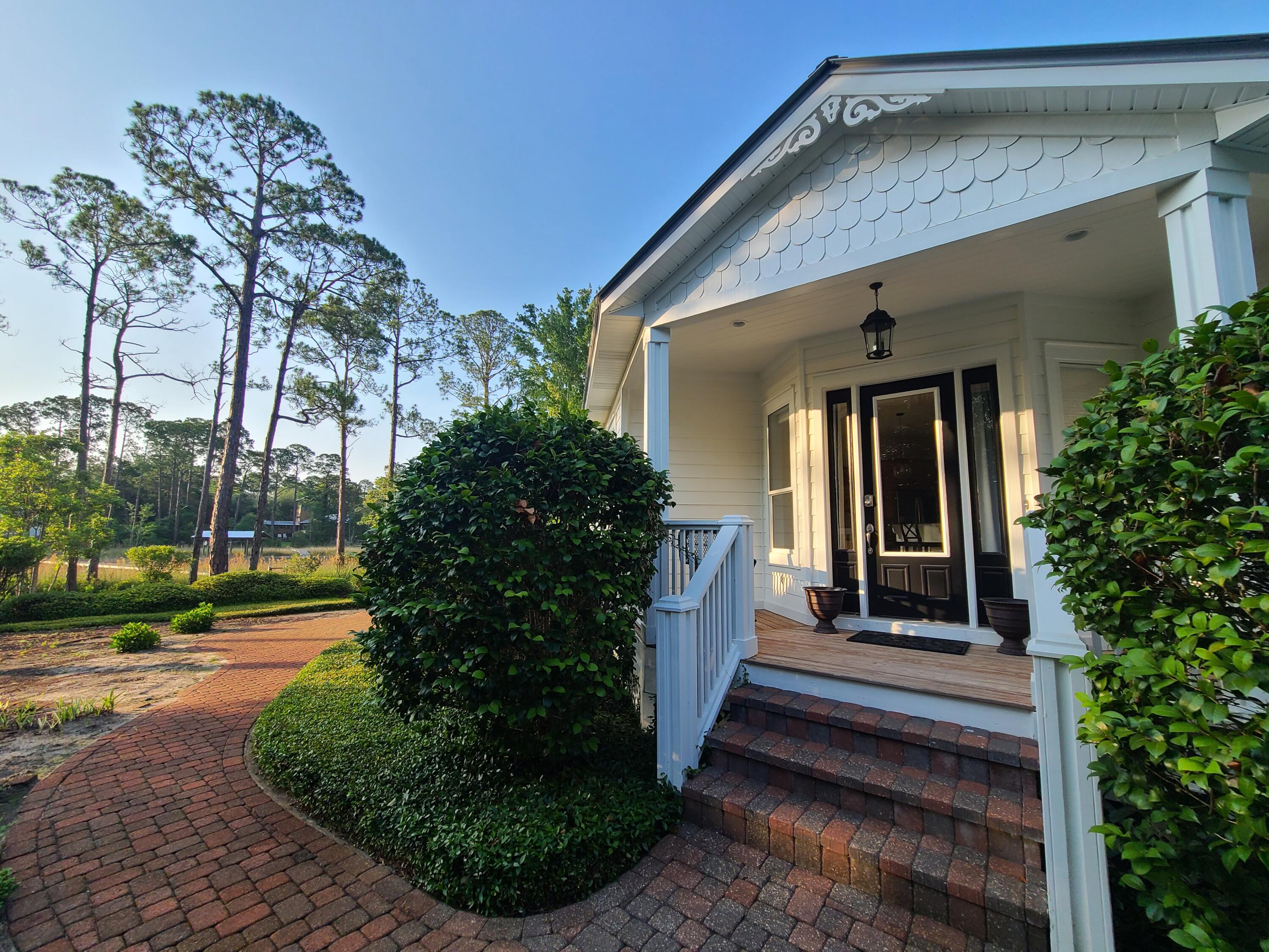 MAGNOLIA BEACH - Residential