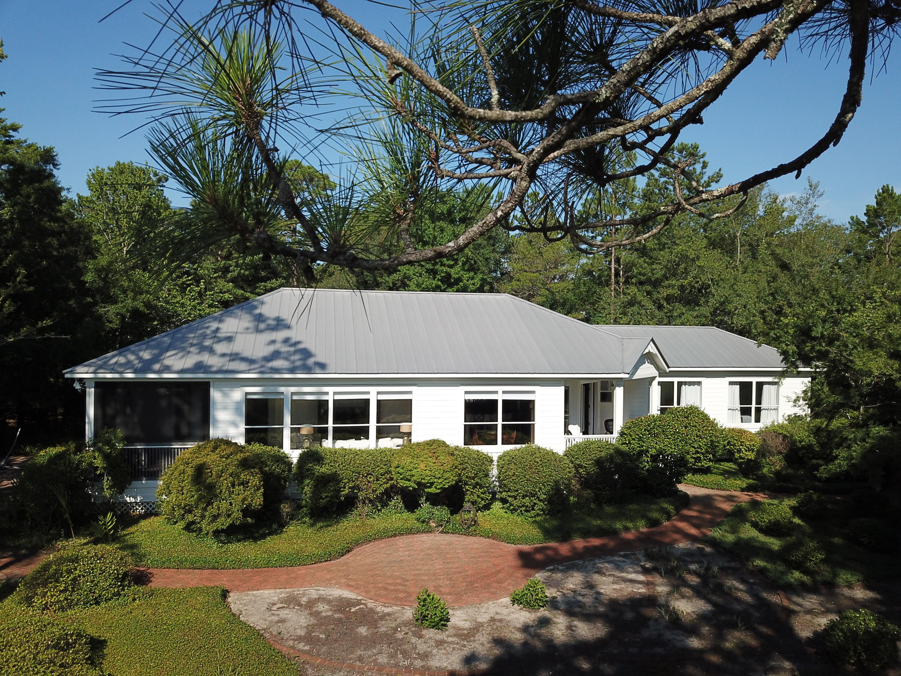 MAGNOLIA BEACH - Residential