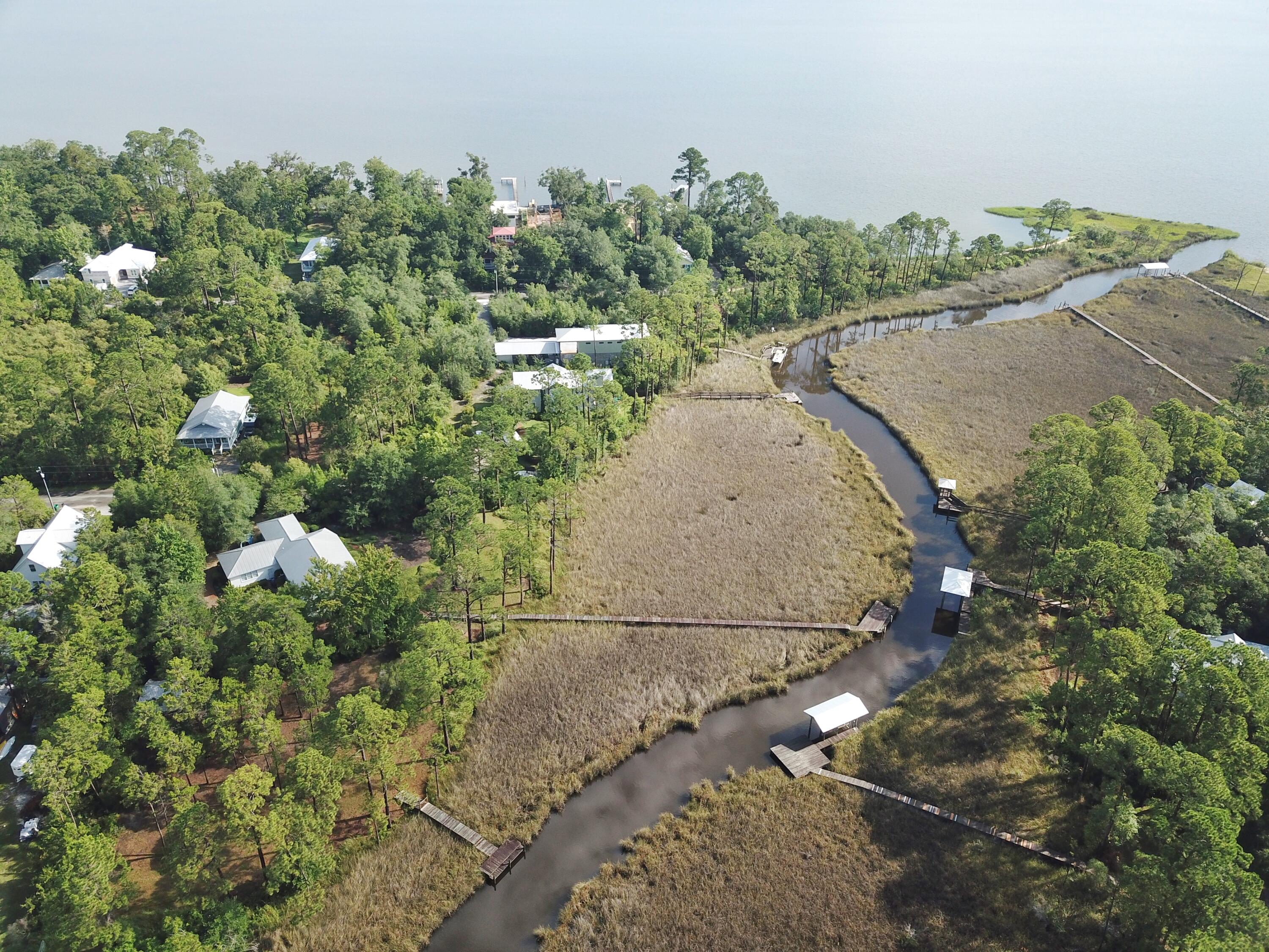 MAGNOLIA BEACH - Residential