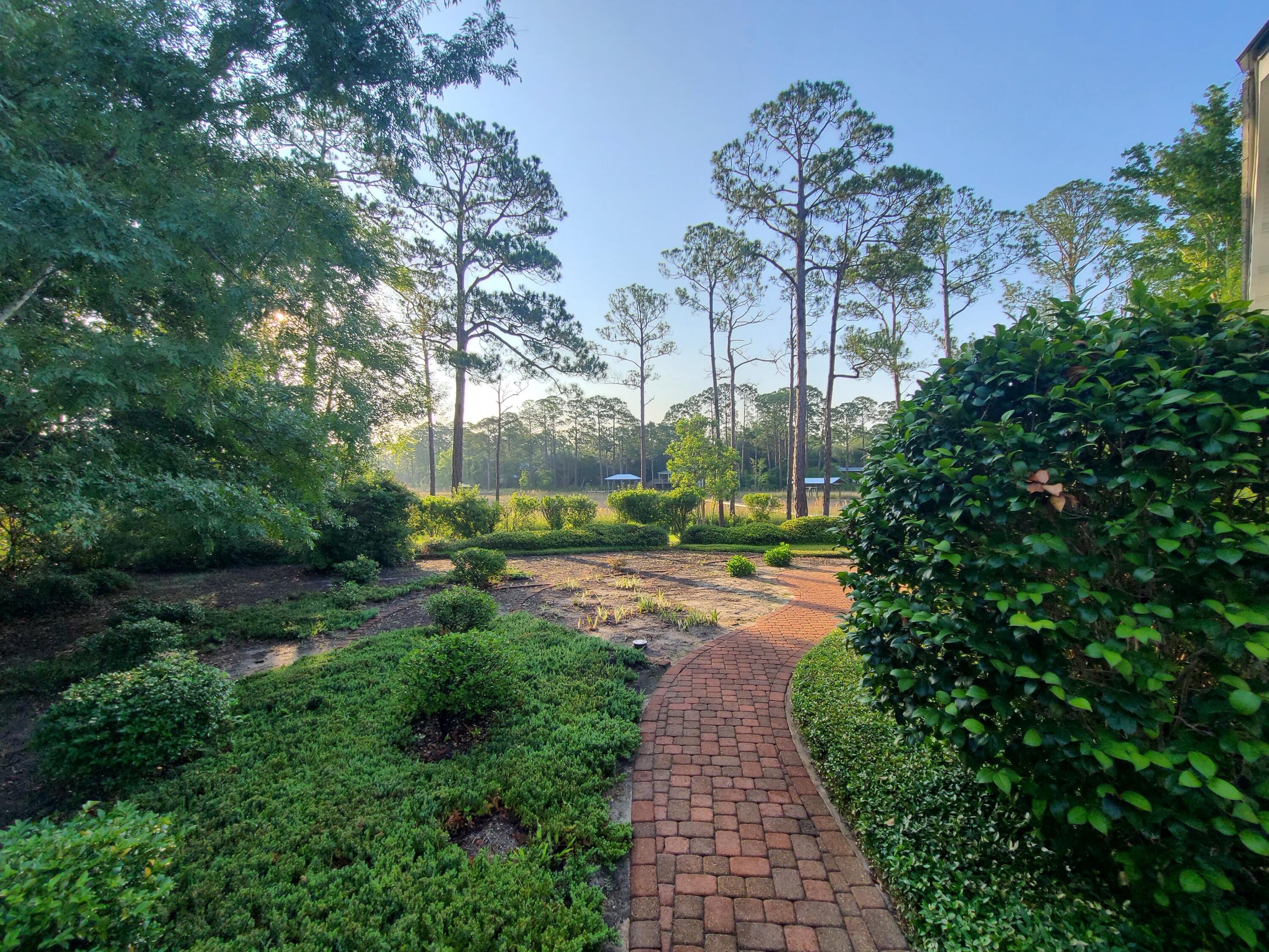 MAGNOLIA BEACH - Residential