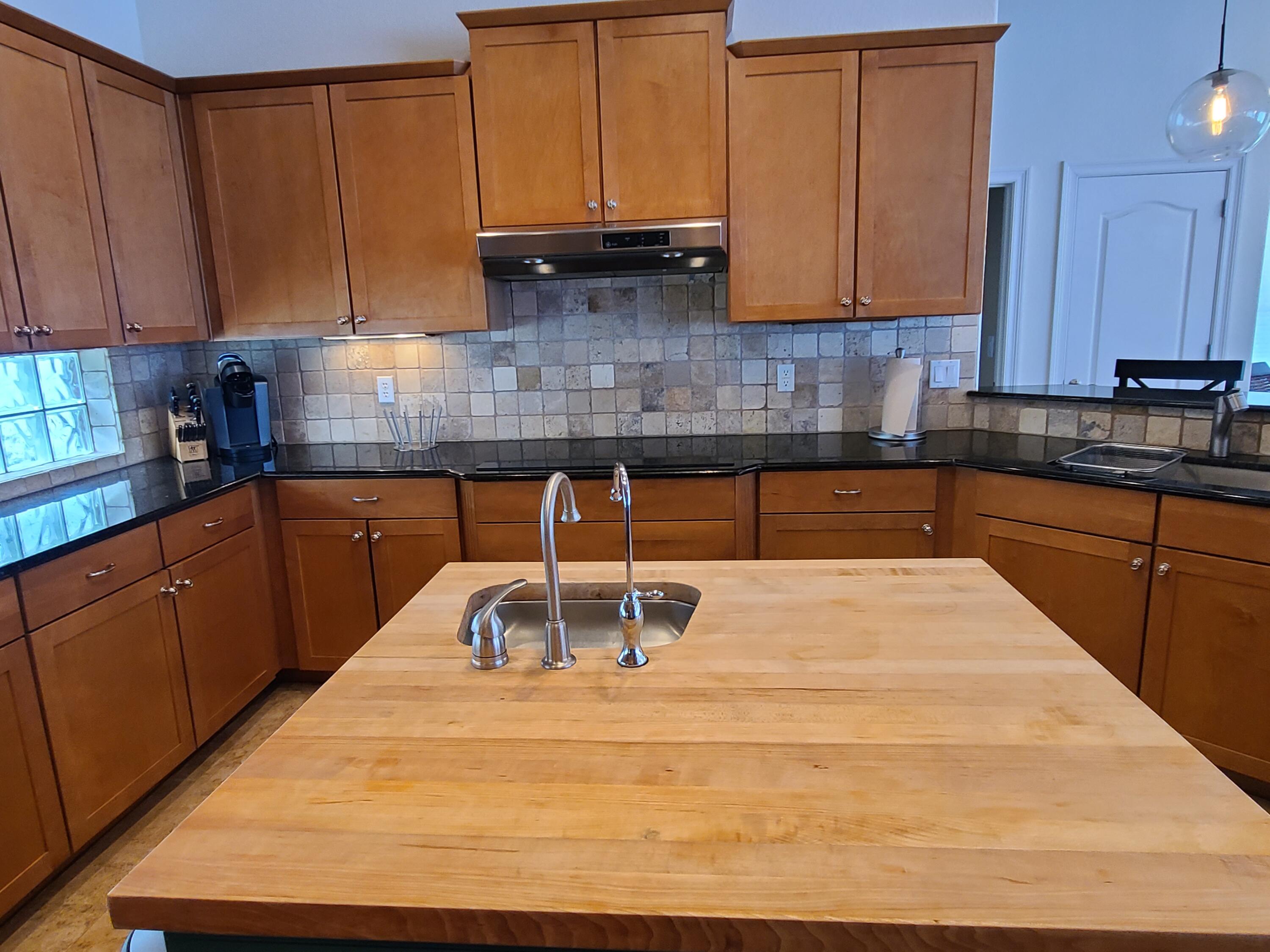 MAGNOLIA BEACH - Residential