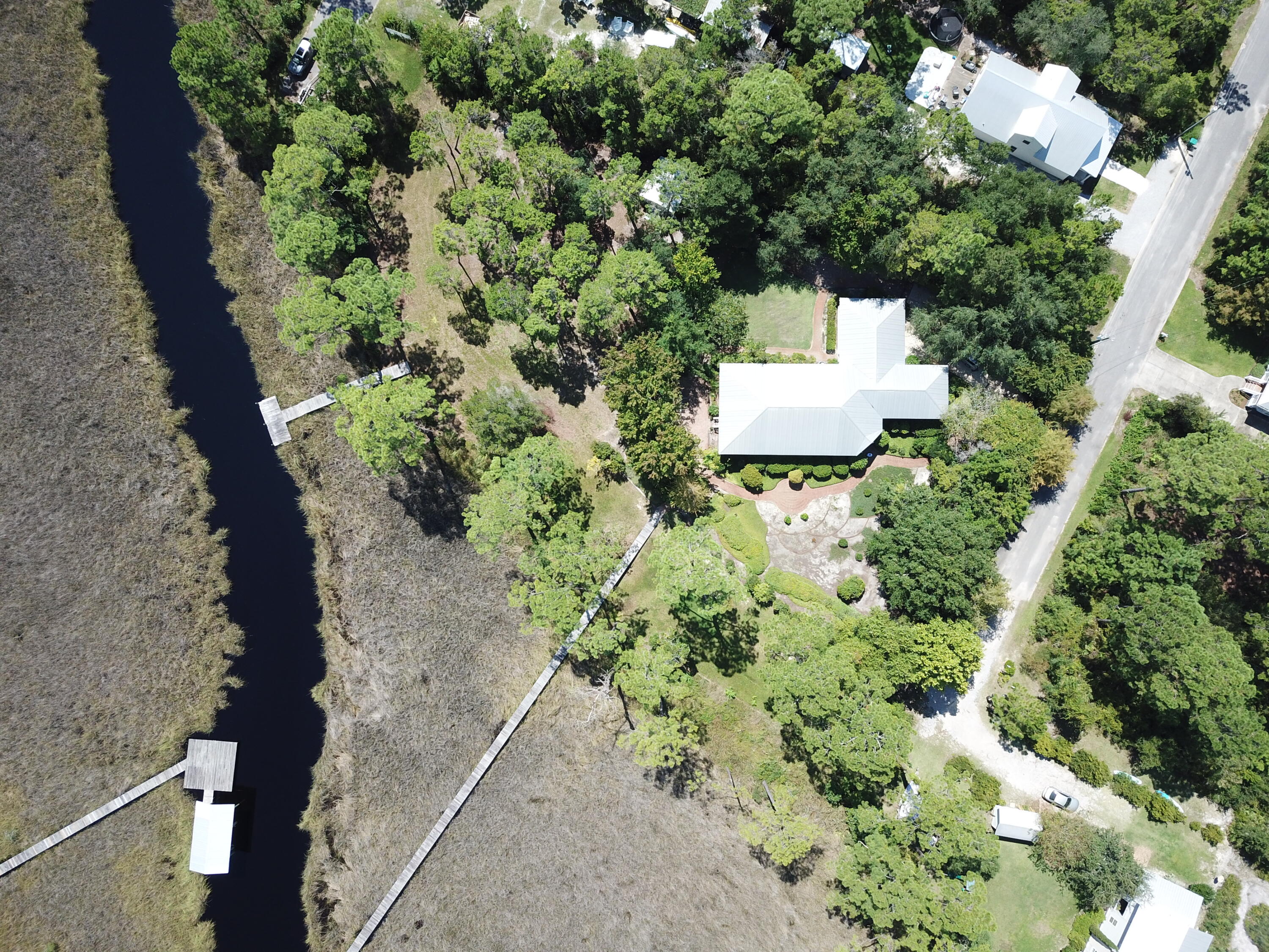 MAGNOLIA BEACH - Residential