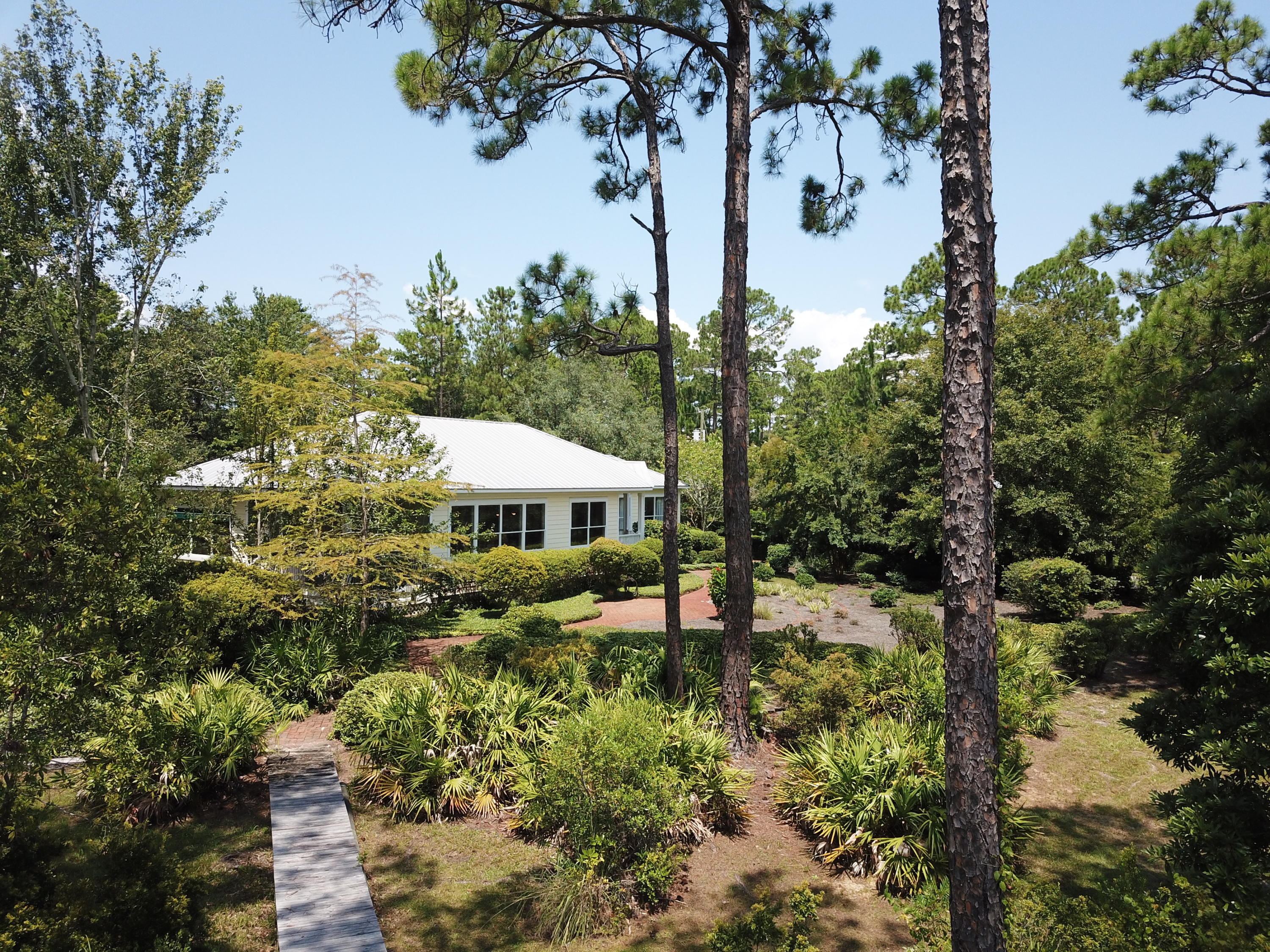 MAGNOLIA BEACH - Residential