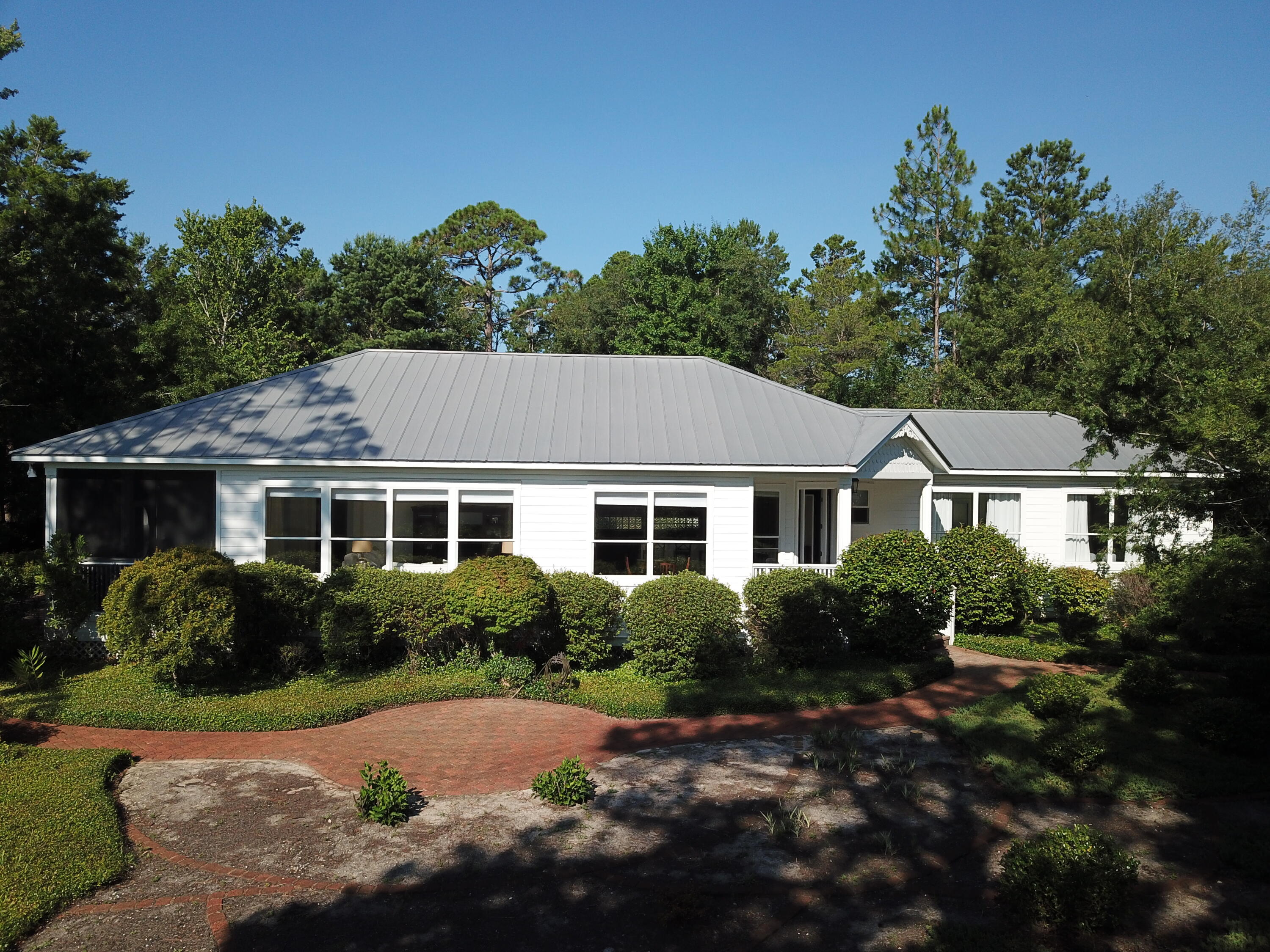 MAGNOLIA BEACH - Residential