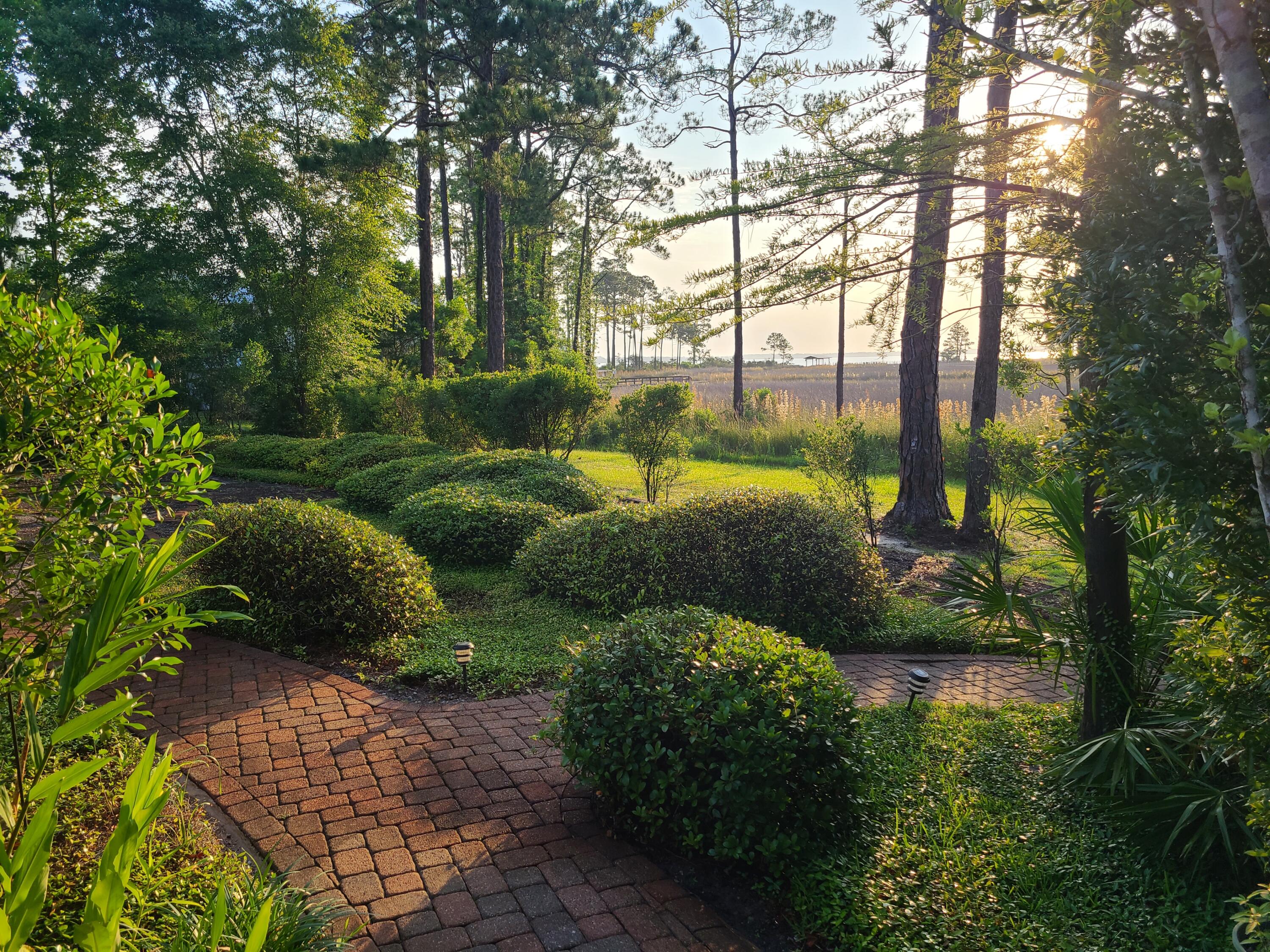 MAGNOLIA BEACH - Residential