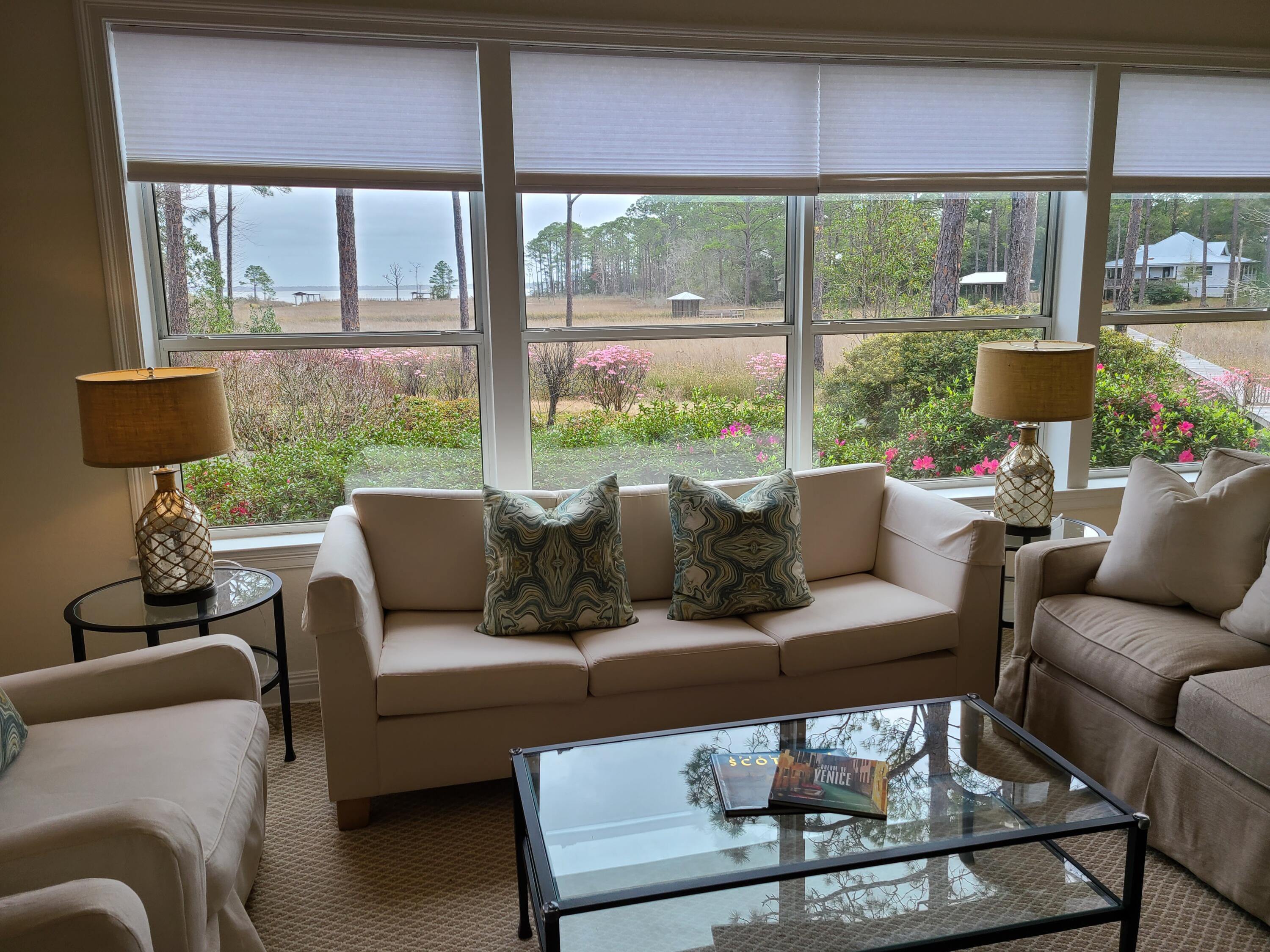 MAGNOLIA BEACH - Residential