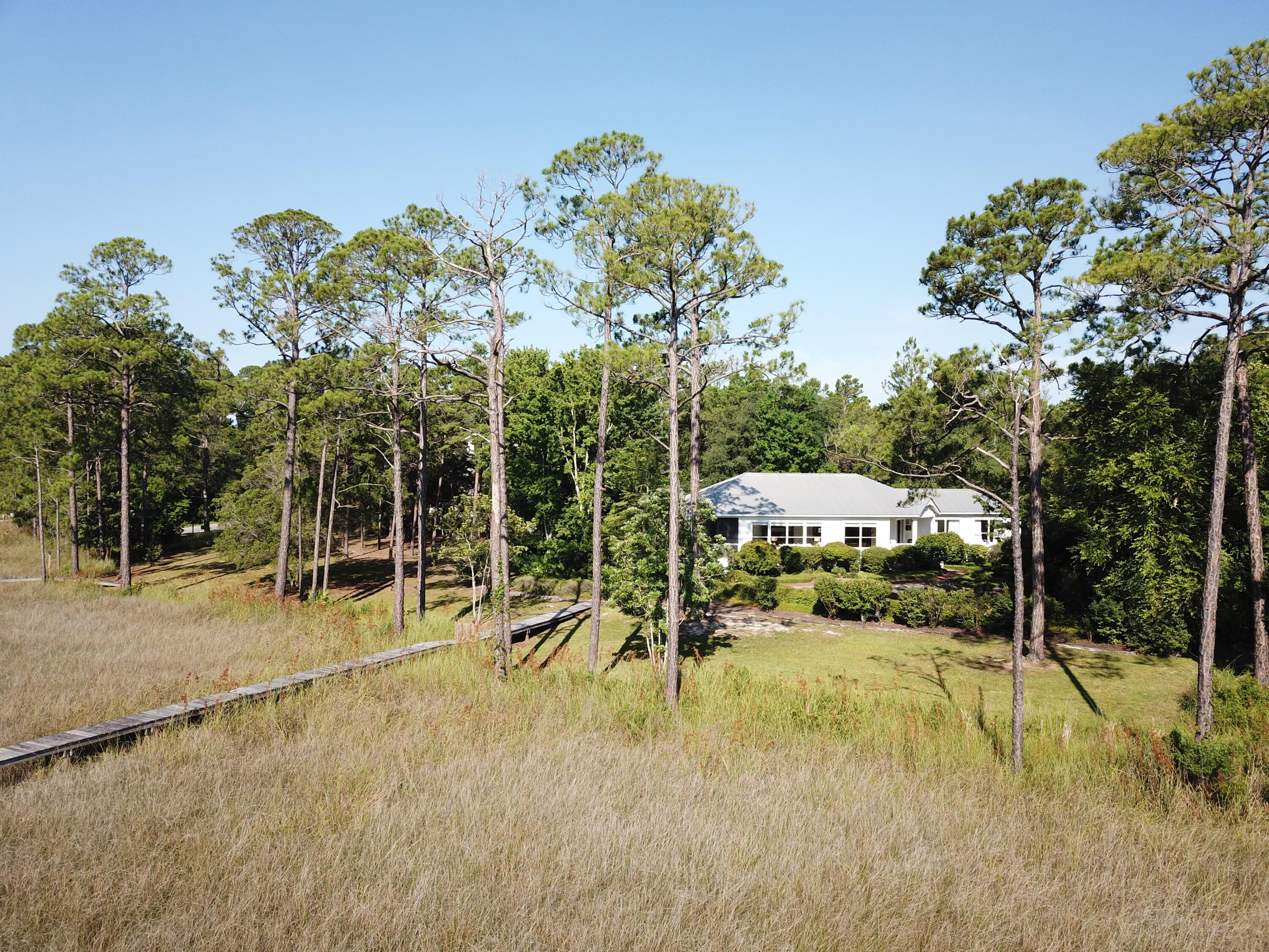 MAGNOLIA BEACH - Residential