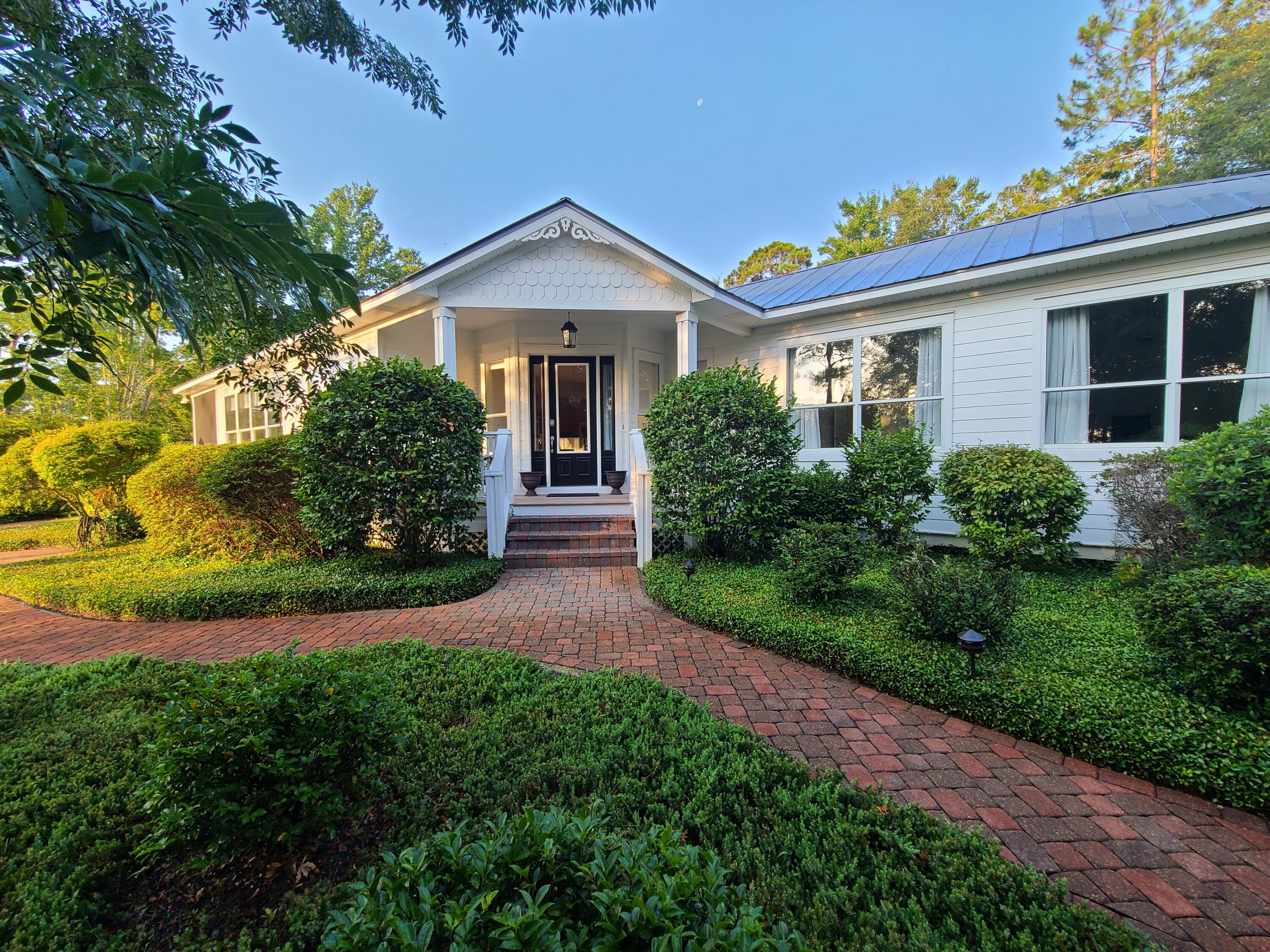 MAGNOLIA BEACH - Residential