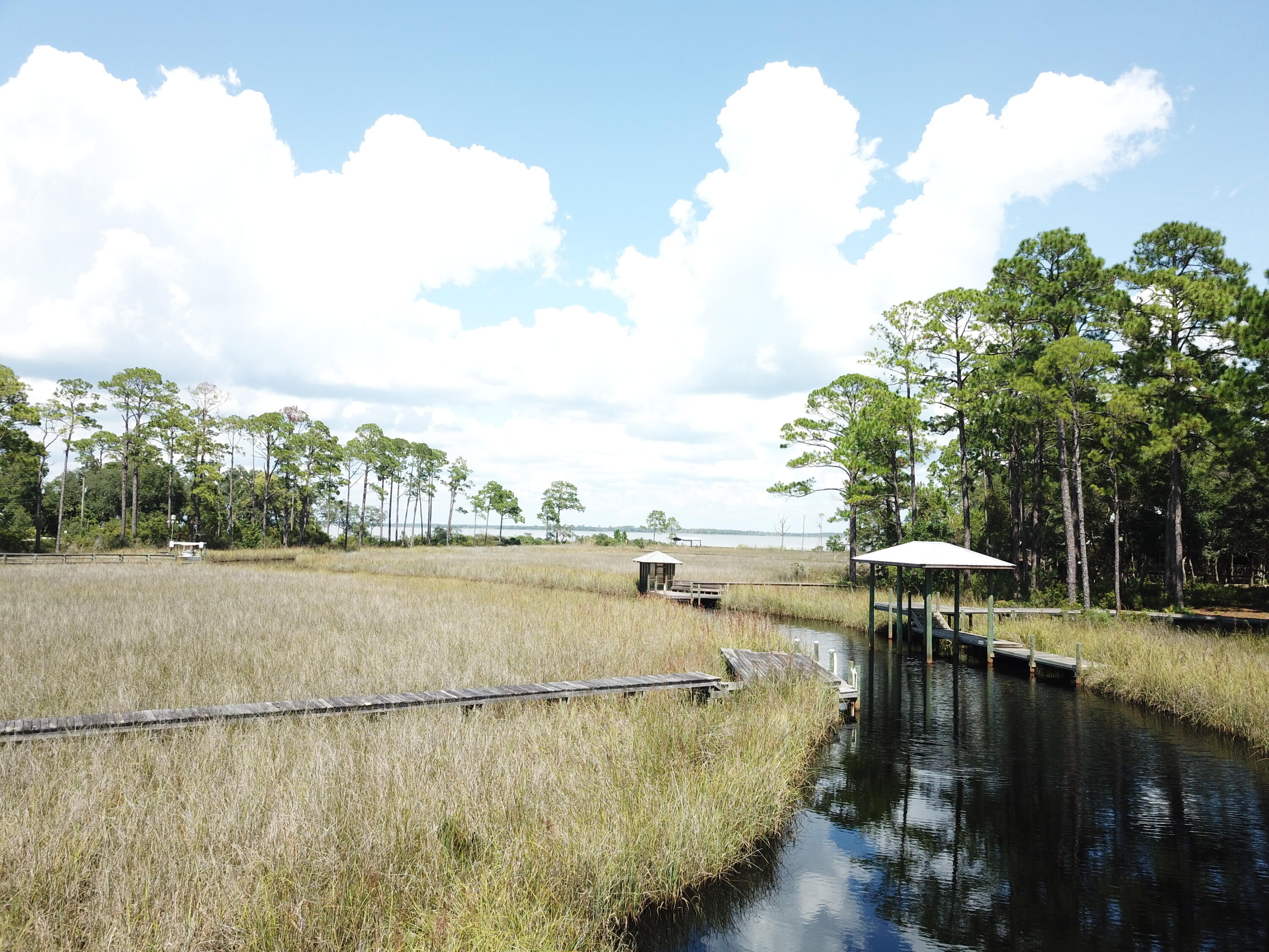 MAGNOLIA BEACH - Residential