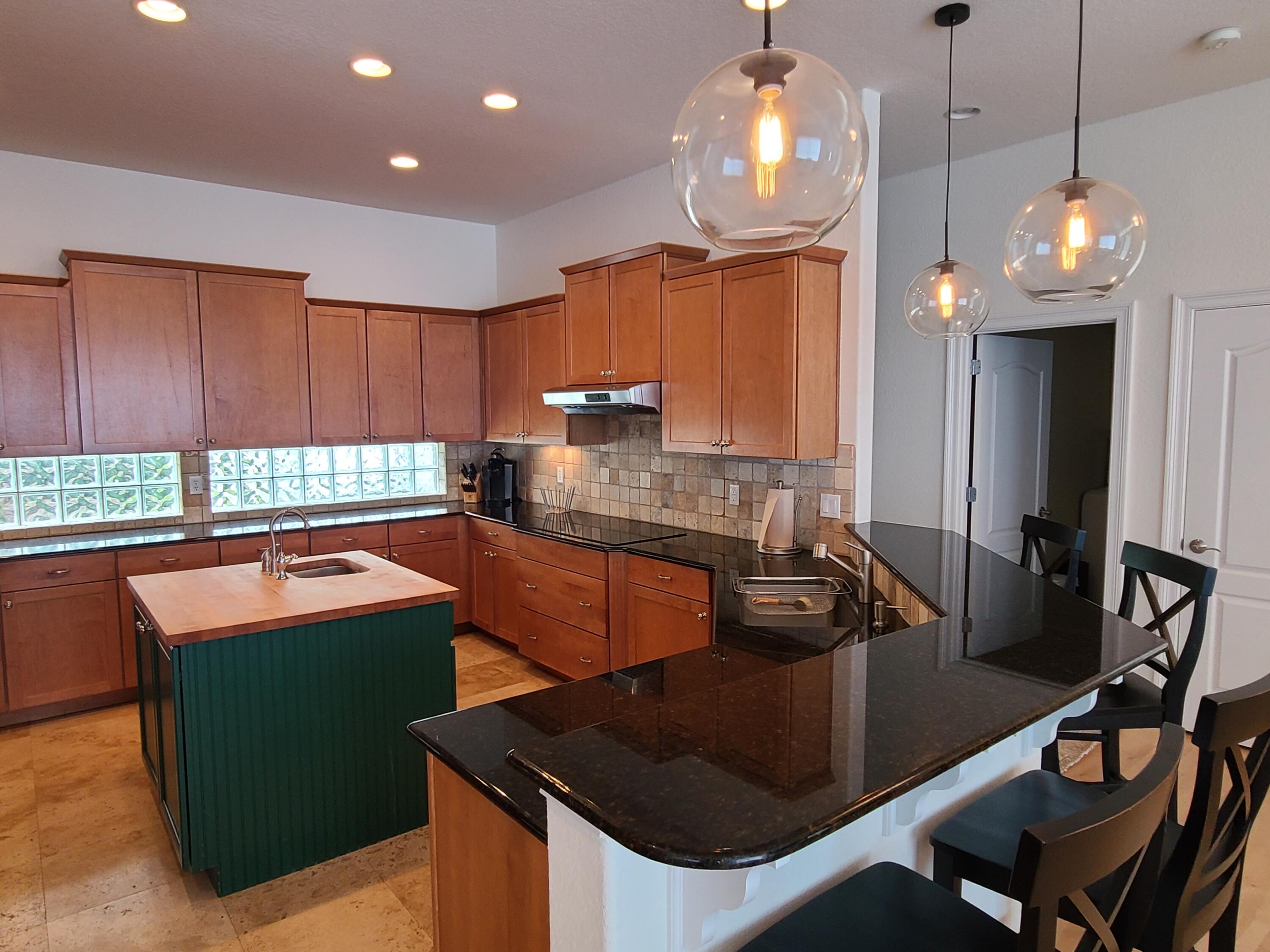 MAGNOLIA BEACH - Residential